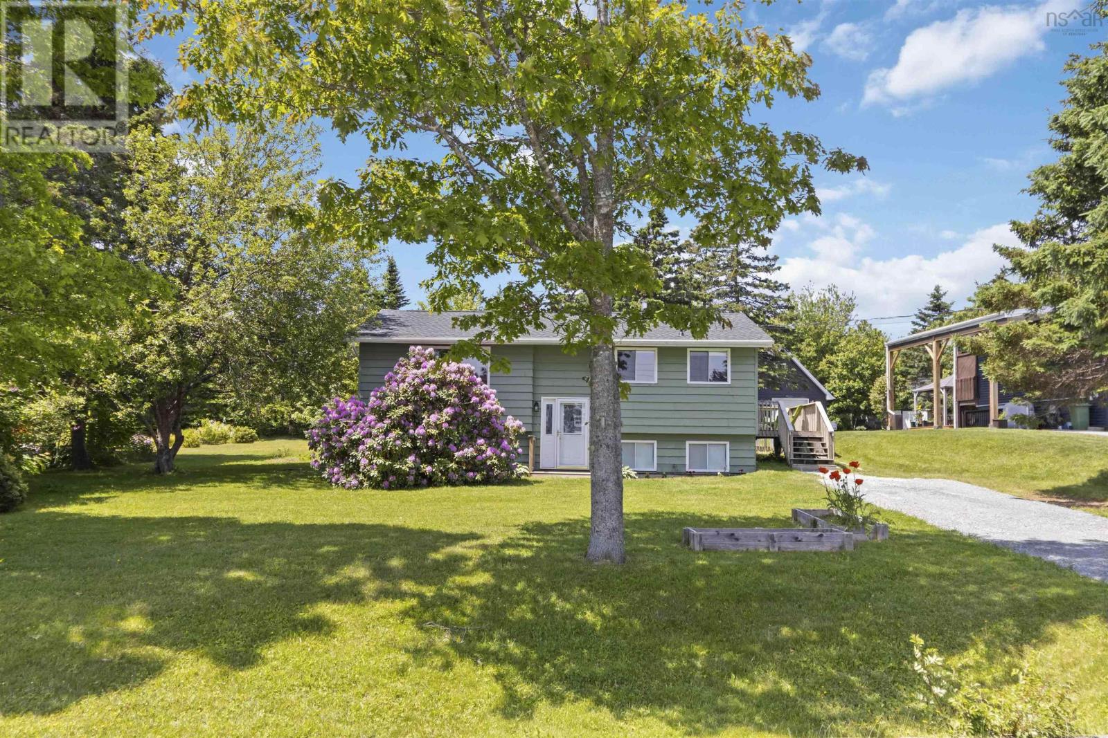 Property at 28 Karen Crescent image 3