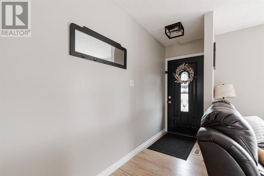 Property at 101 Robin Crescent image 4