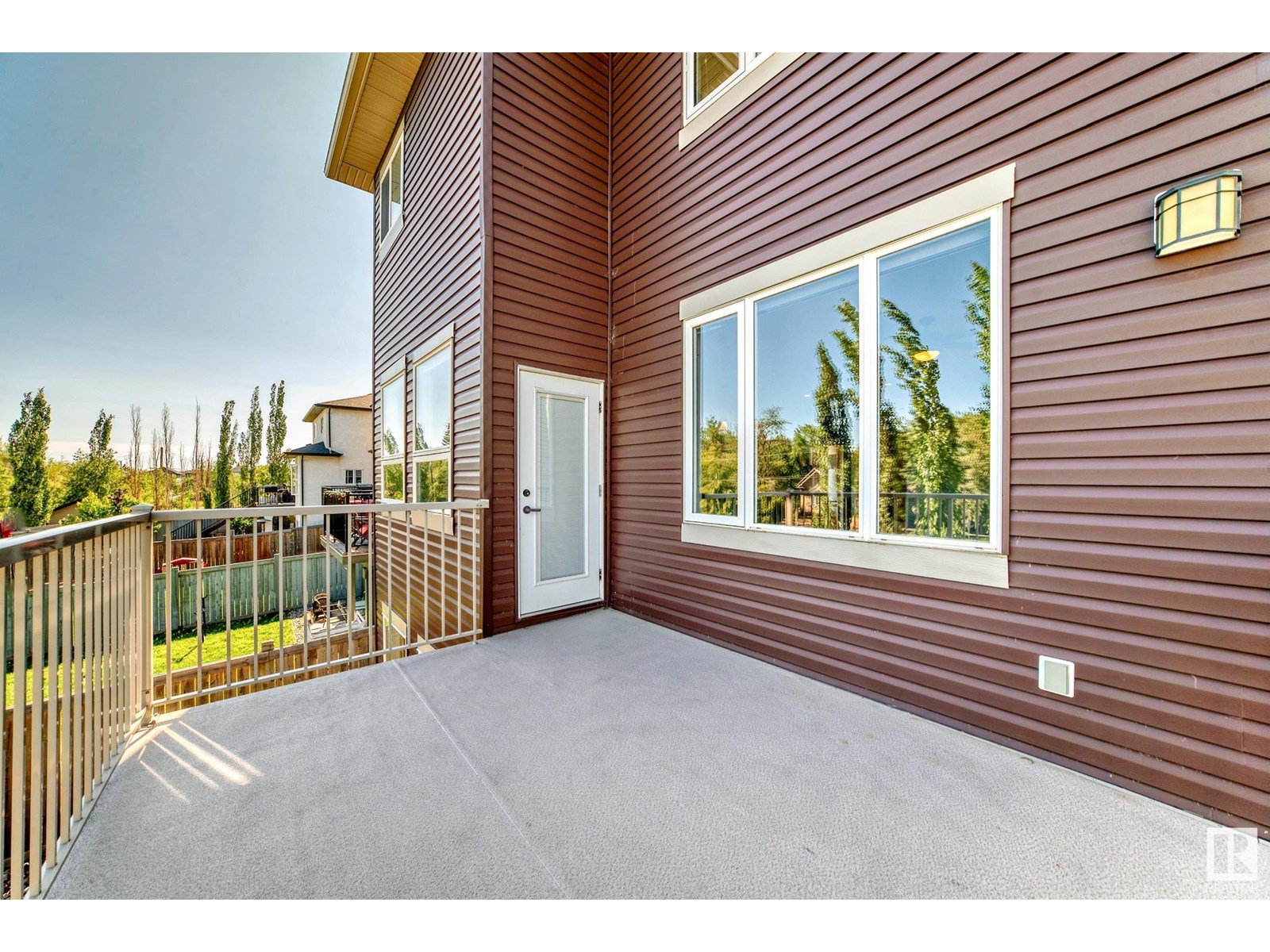 Property at 14062 161A AV NW image 3
