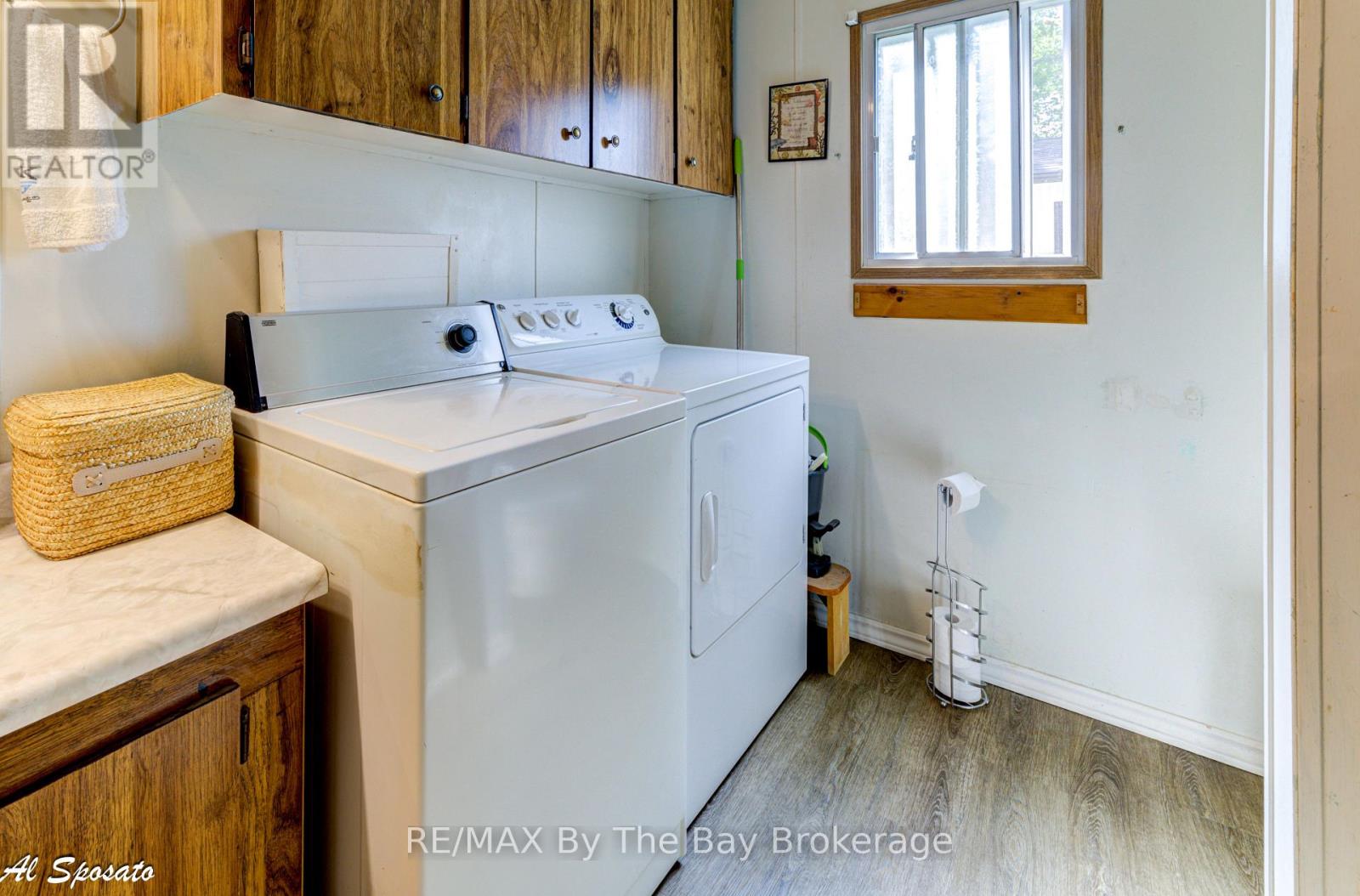 76 Georgian Glen Drive, Wasaga Beach, Ontario  L9Z 1K7 - Photo 27 - S12240980