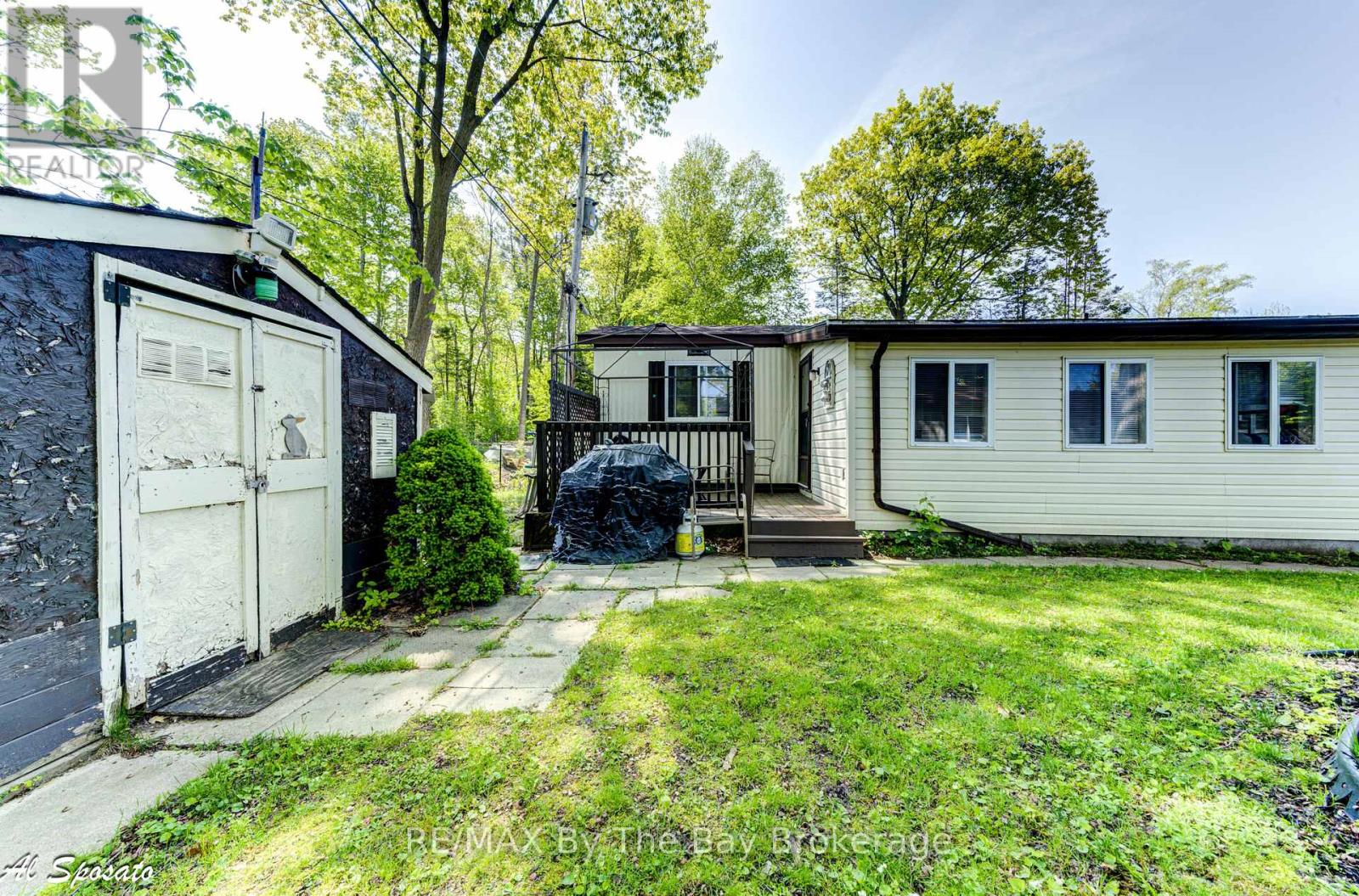 76 Georgian Glen Drive, Wasaga Beach, Ontario  L9Z 1K7 - Photo 33 - S12240980