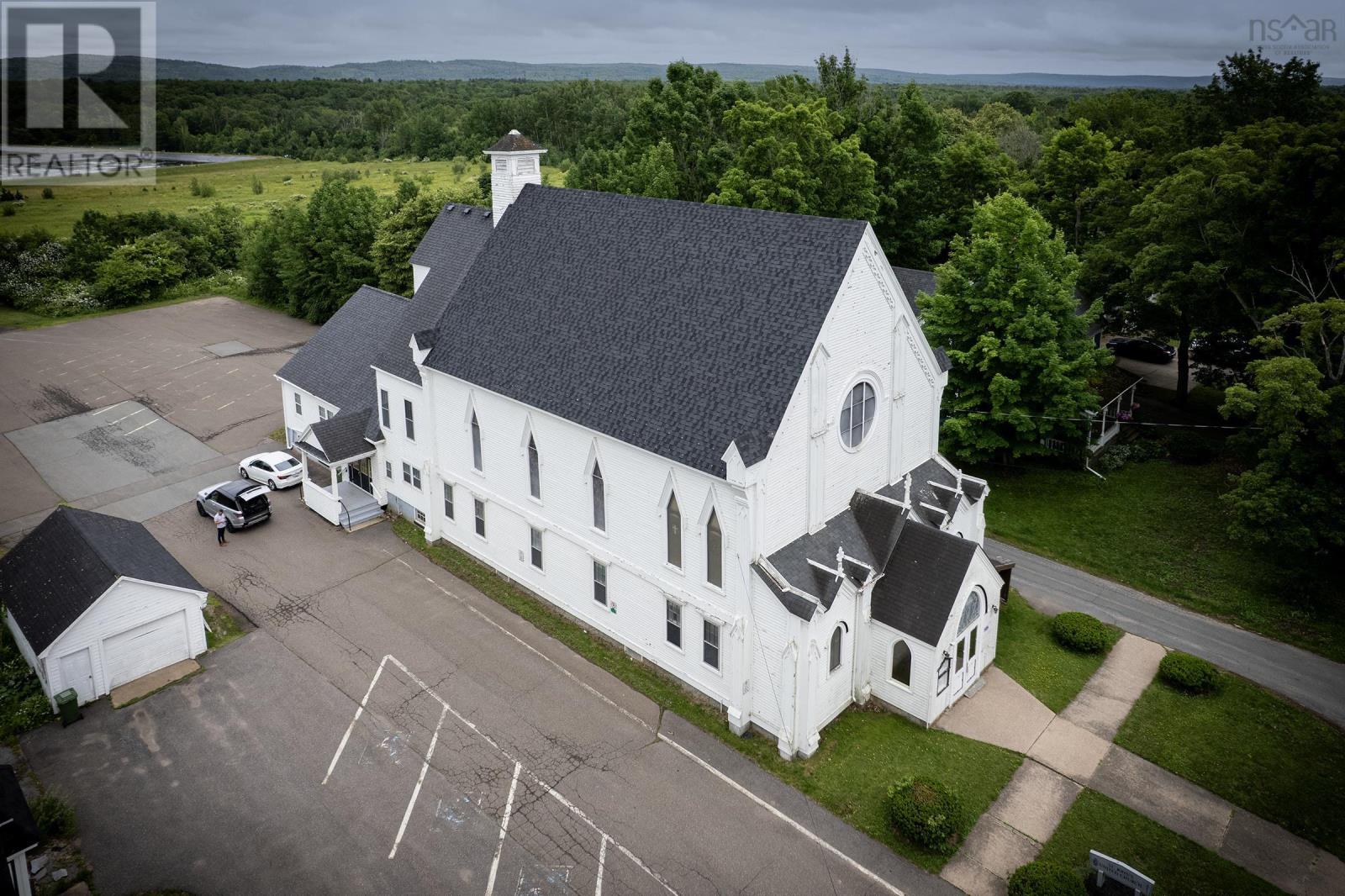 202 Main Street, Middleton, Nova Scotia  B0S 1P0 - Photo 1 - 202516130