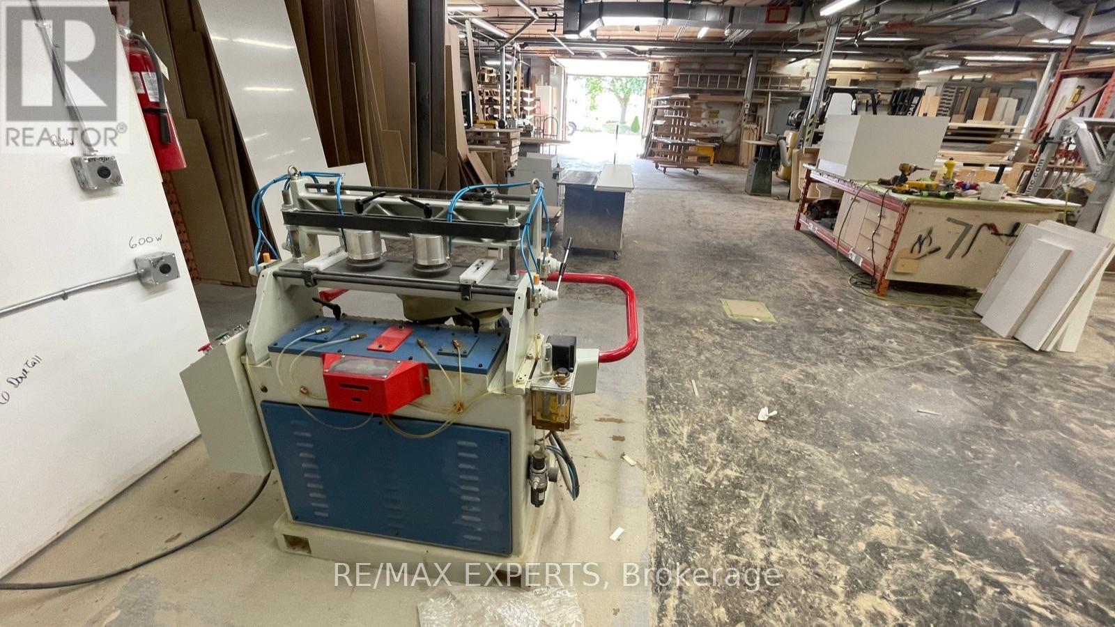 82 Industry Street, Toronto, Ontario  M6M 4L7 - Photo 10 - W12251203