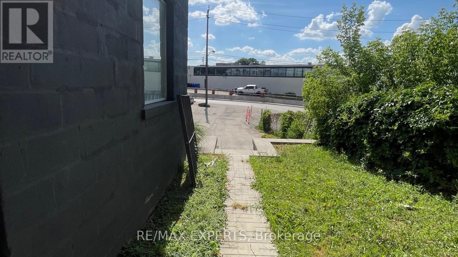 82 Industry Street, Toronto, Ontario  M6M 4L7 - Photo 28 - W12251203