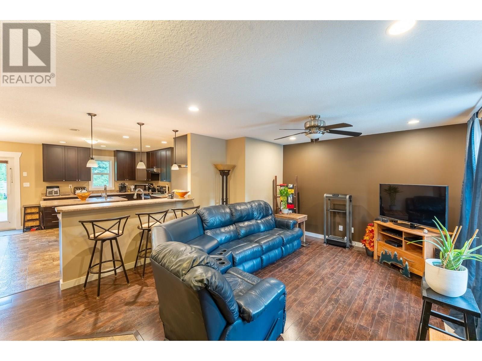 Property at 9602 ANNEGENE ROAD image 3