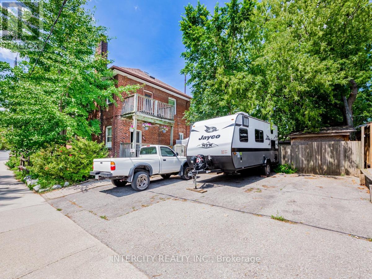 Property at 111 ALBERTA AVENUE image 2