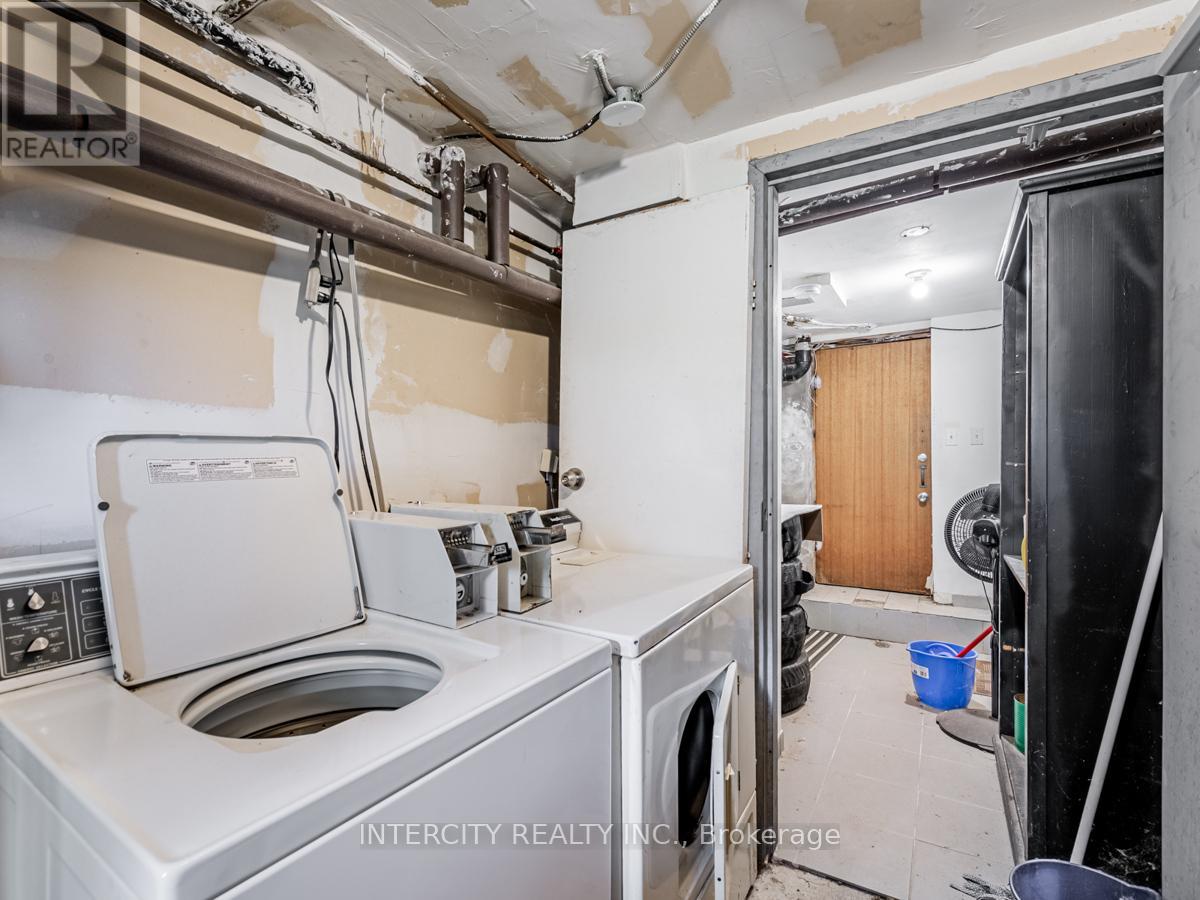 111 Alberta Avenue, Toronto, Ontario  M6H 2S1 - Photo 21 - C12252991