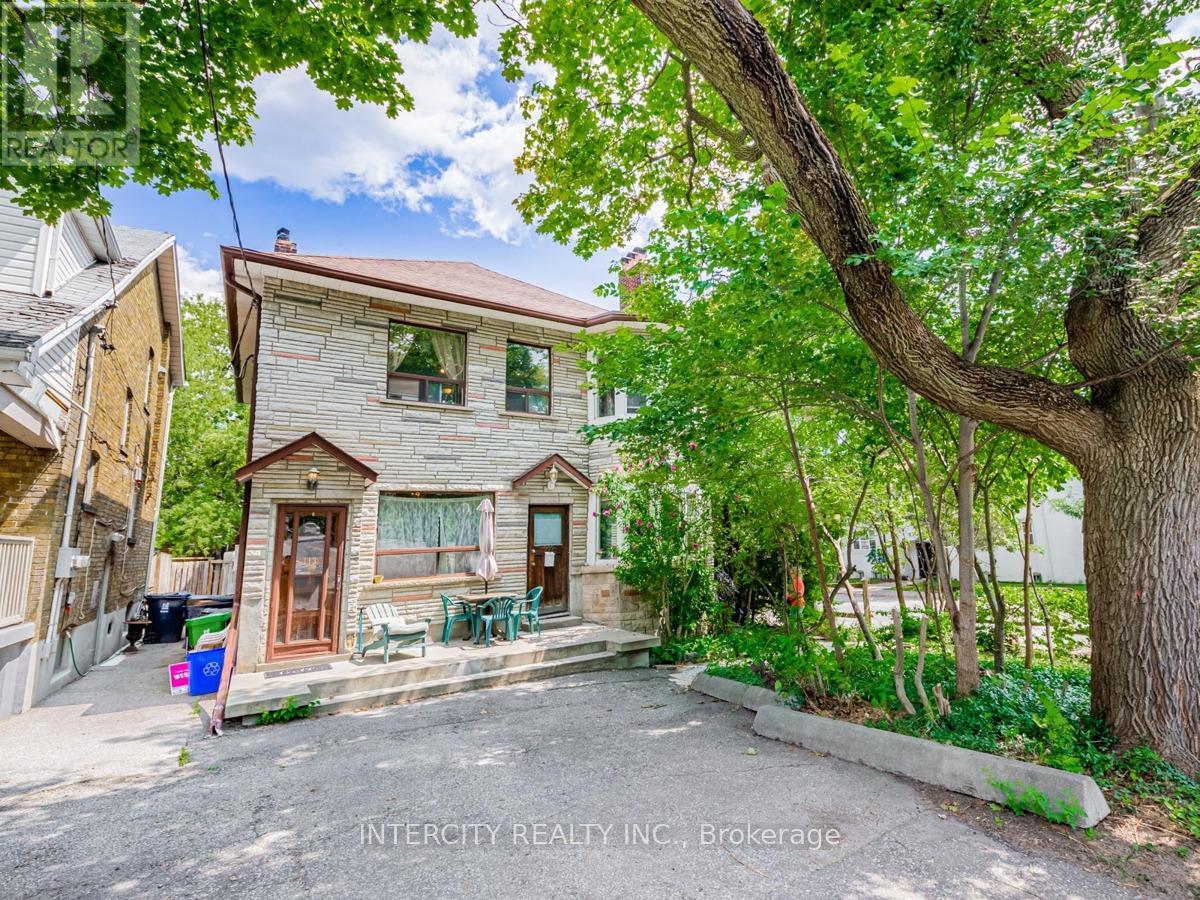 111 Alberta Avenue, Toronto, Ontario  M6H 2S1 - Photo 35 - C12252991