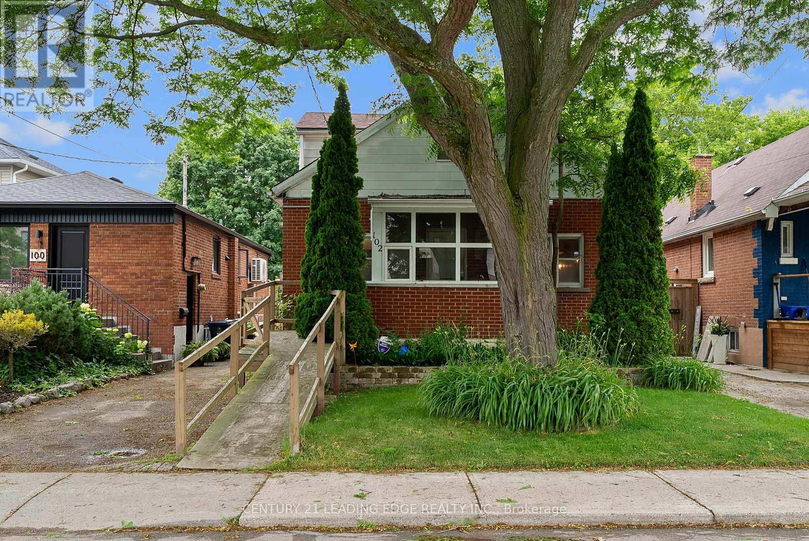 Property at 102 KALMAR AVENUE N image 1