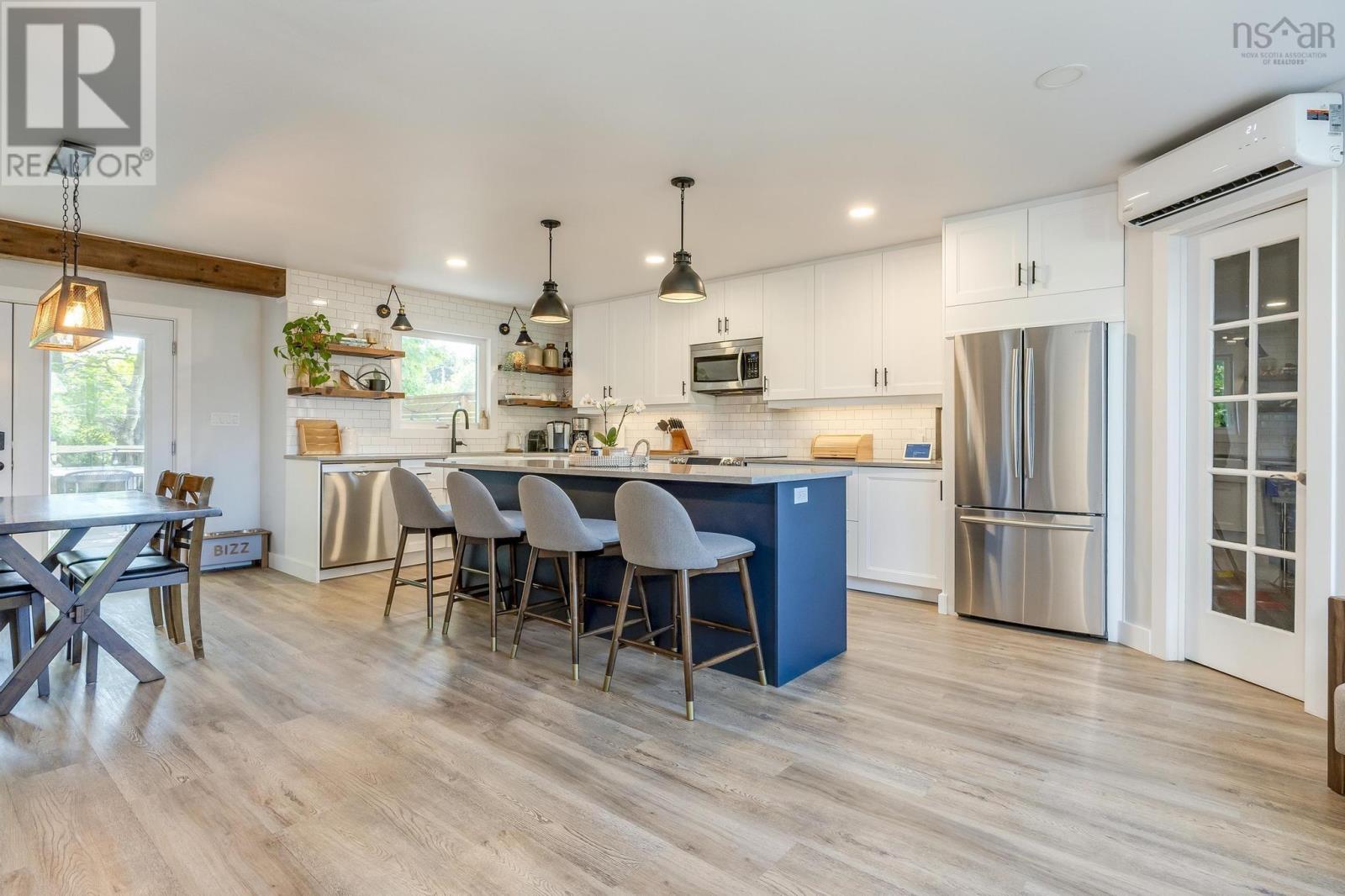 Property at 18 Castleton Crescent image 4
