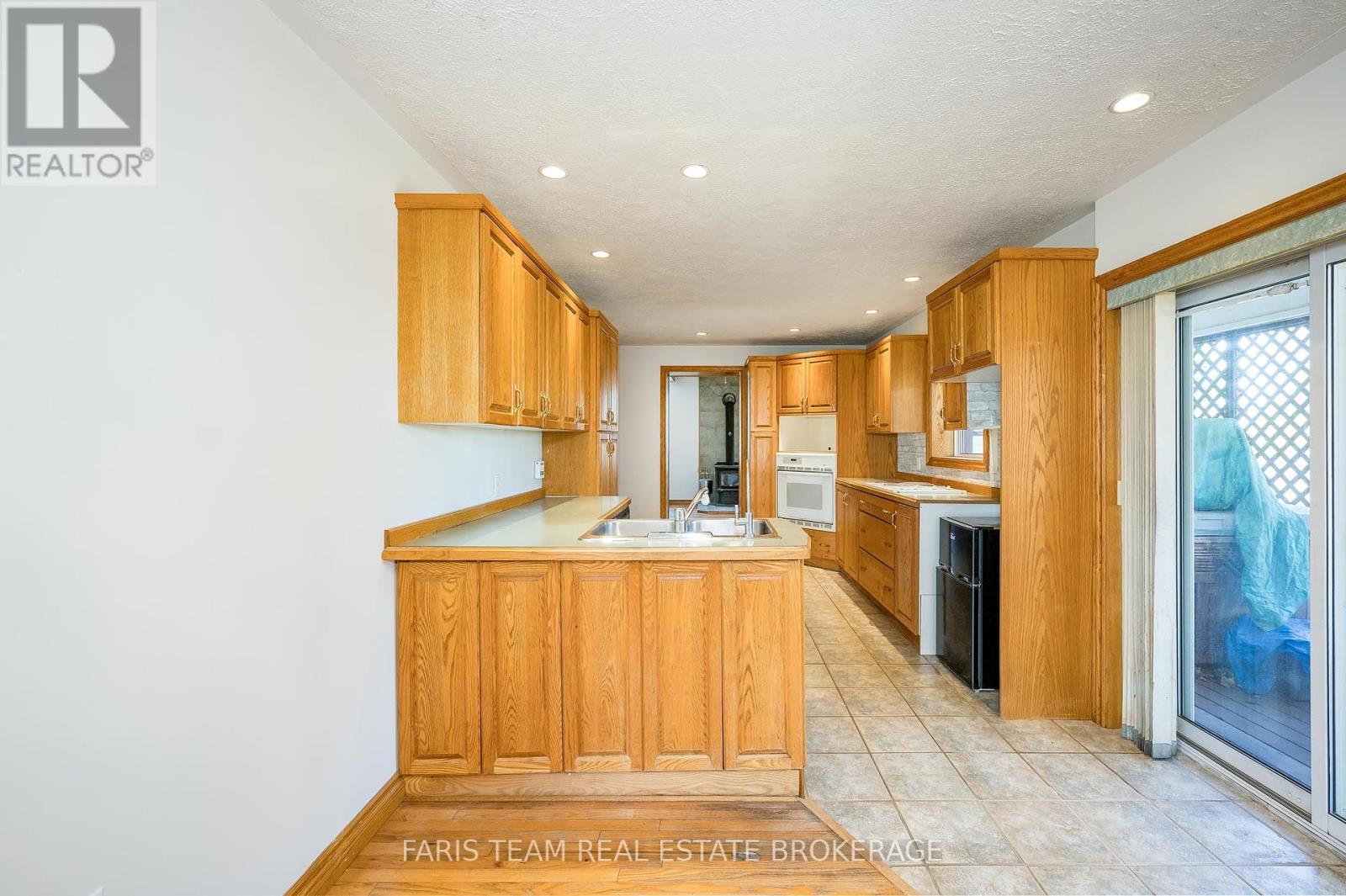 Property at 326 LAFONTAINE ROAD W image 3