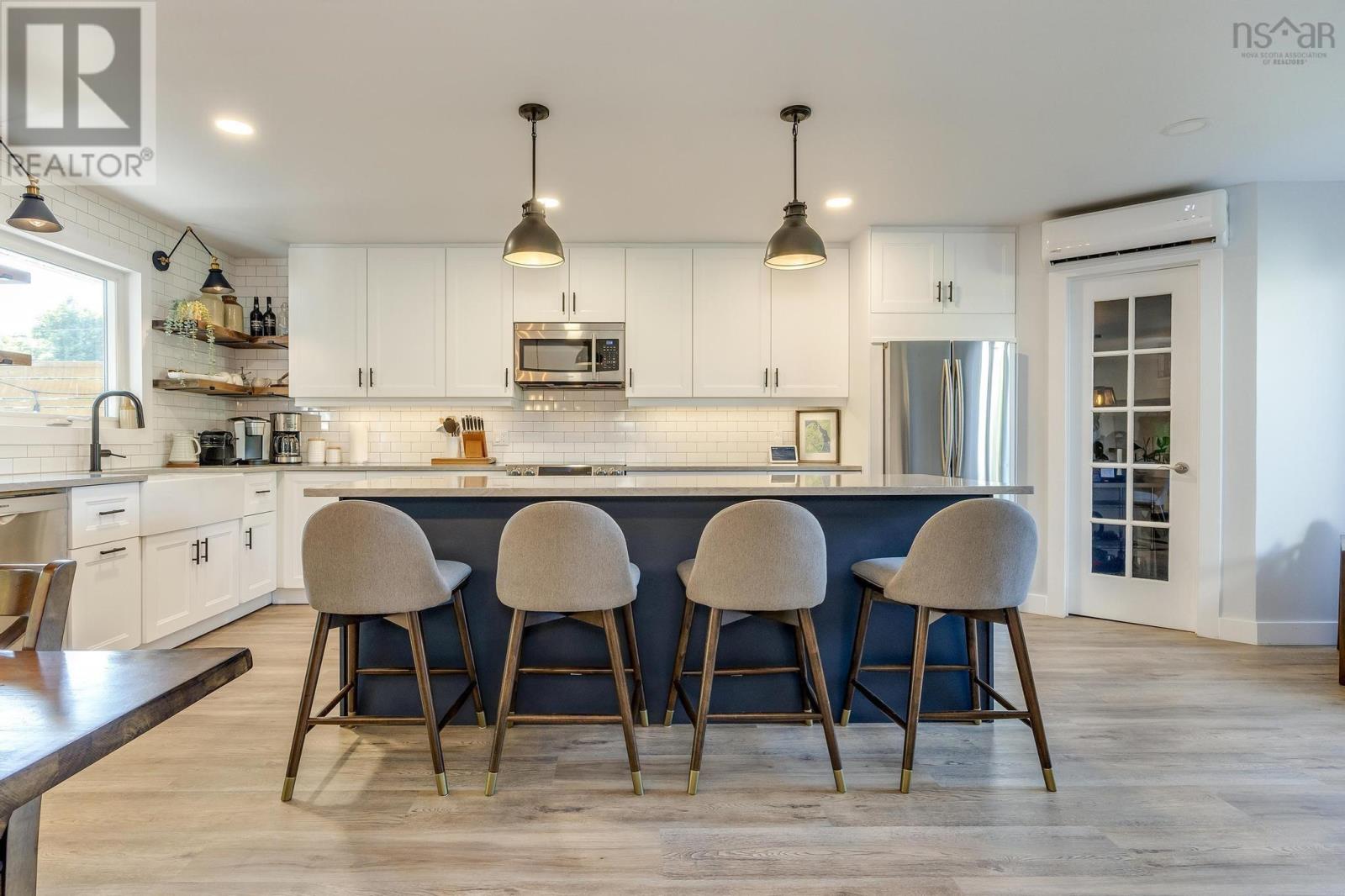 Property at 18 Castleton Crescent image 5