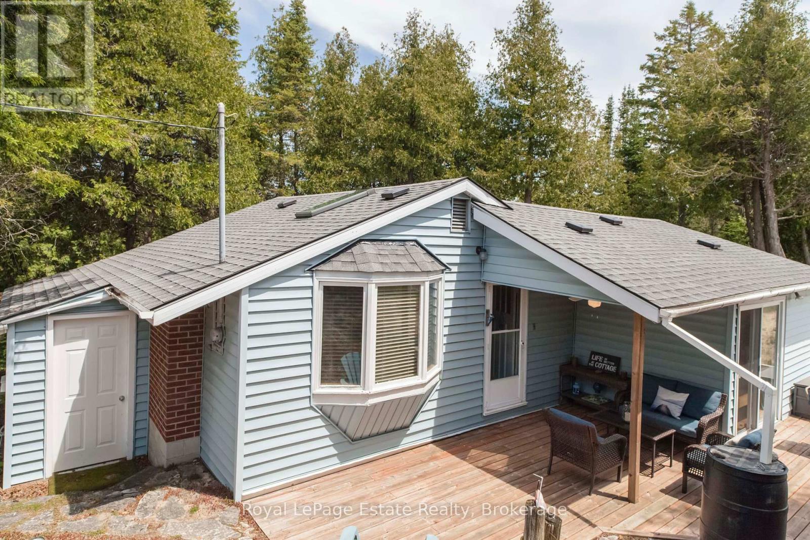 37 Sog Je Wa Sa Drive, Native Leased Lands, Ontario  N0H 2G0 - Photo 7 - X12182491