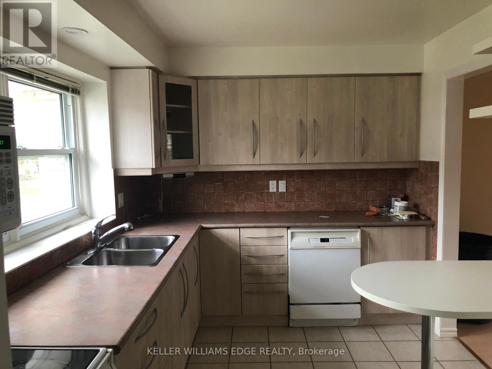 6 - 2254 Upper Middle Road, Burlington, Ontario  L7P 2Z9 - Photo 6 - W12252960