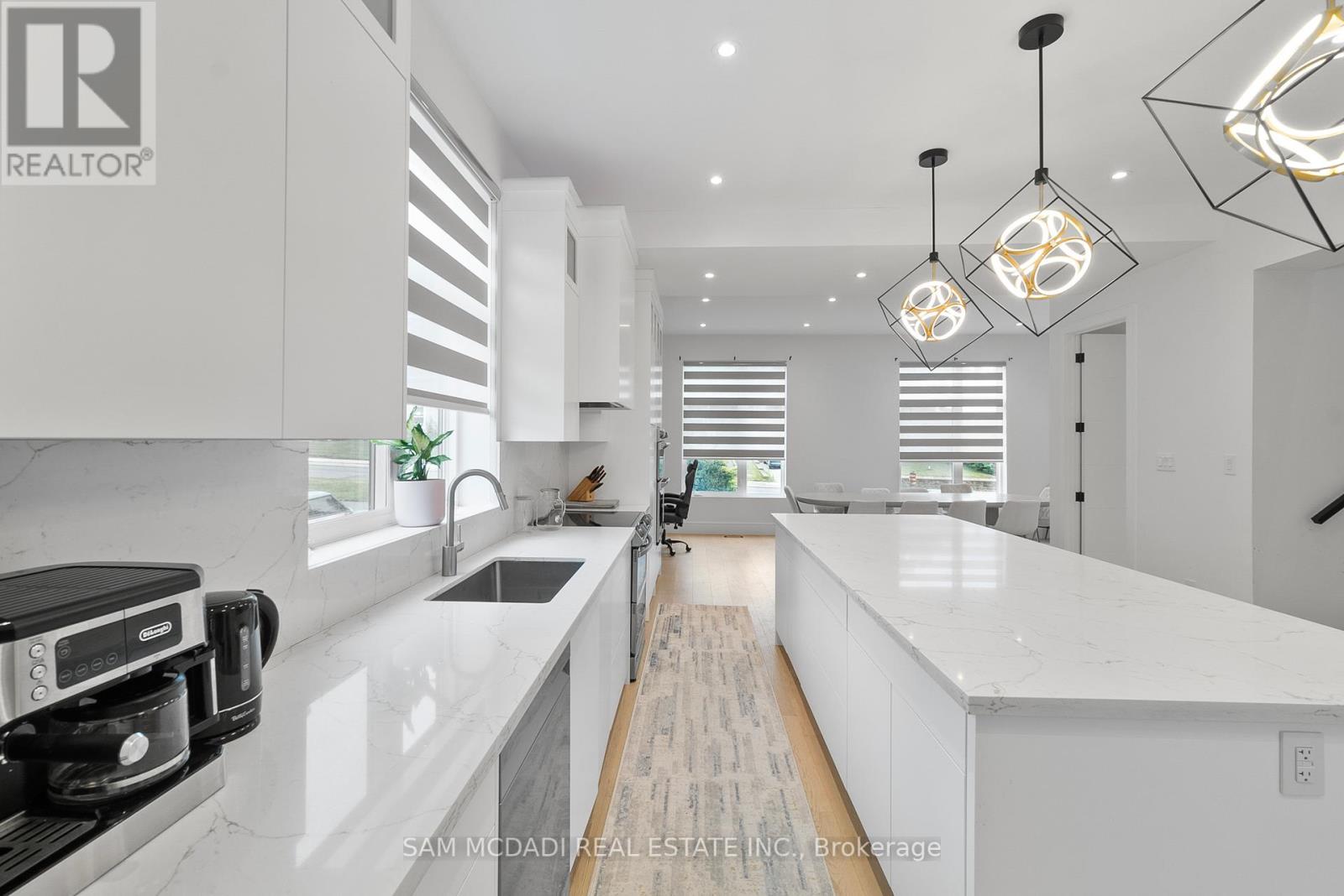 46 Cobblehill Road, Halton Hills (Ac Acton), Ontario  L7J 1N9 - Photo 12 - W12253082