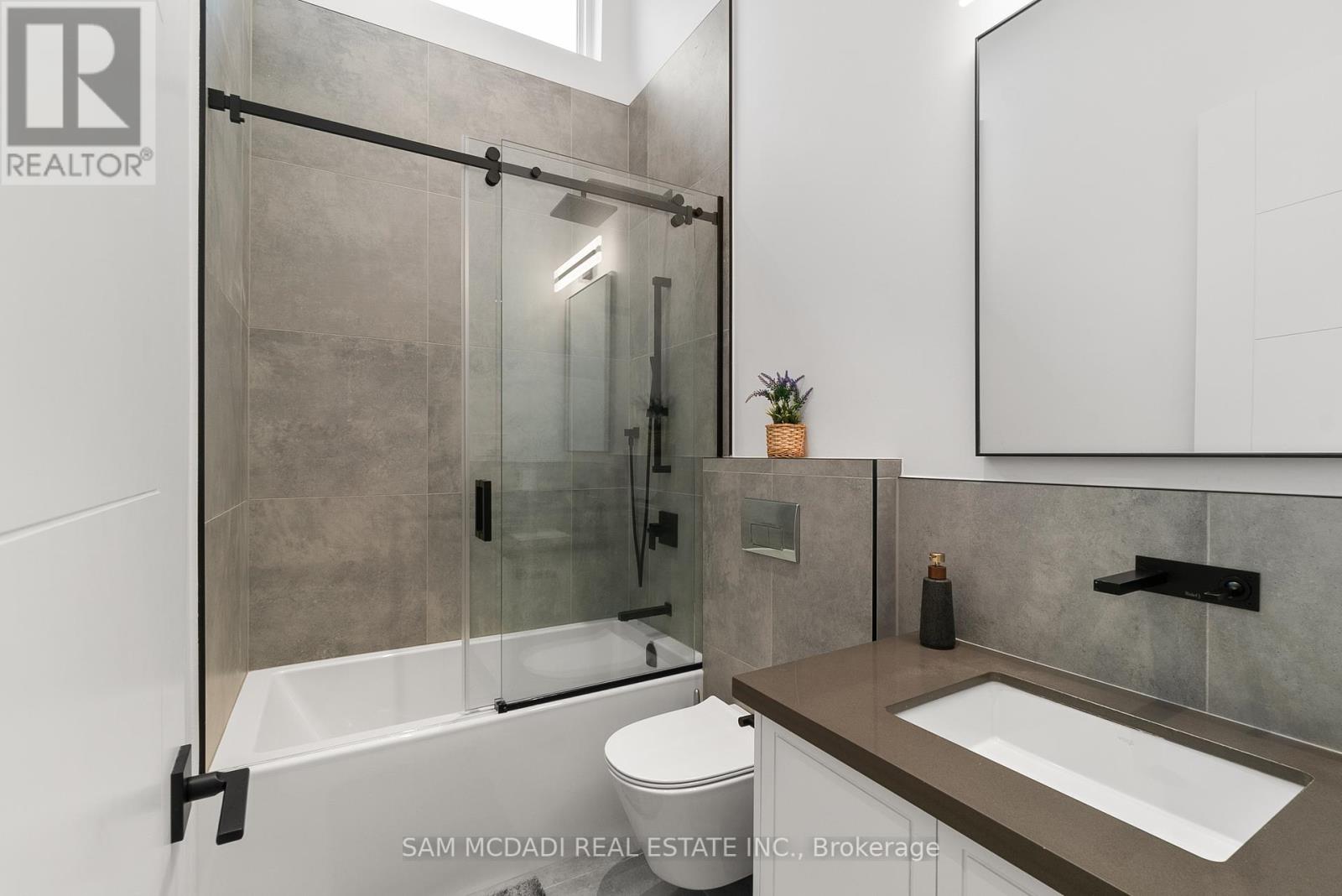 46 Cobblehill Road, Halton Hills, Ontario  L7J 1N9 - Photo 37 - W12253082