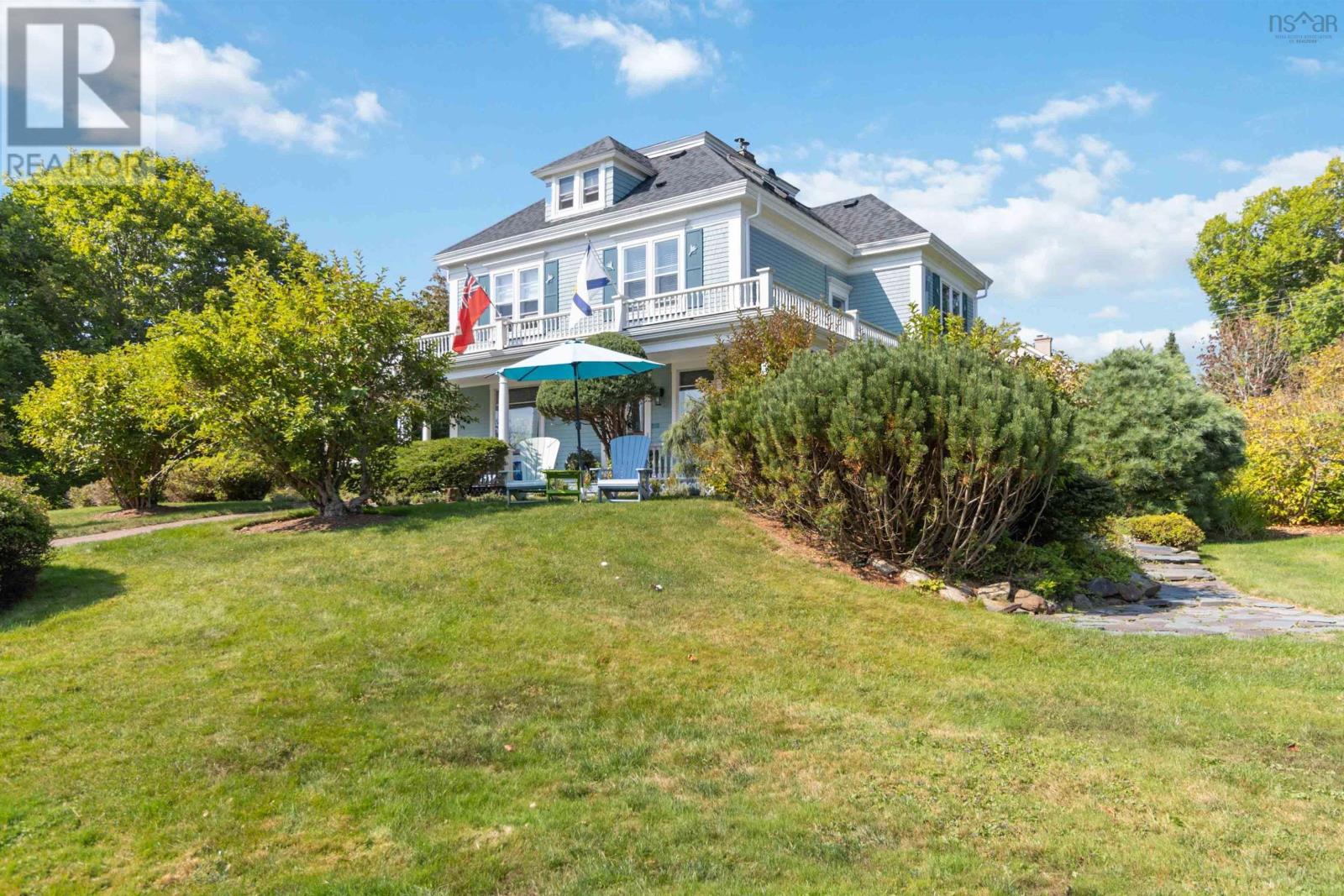 66 Mcdonald Street, Lunenburg, Nova Scotia  B0J 2C0 - Photo 1 - 202516140