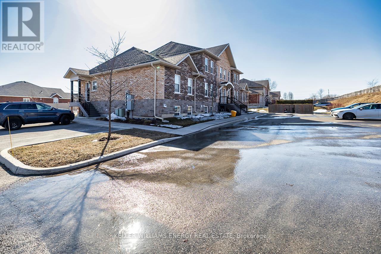 Property at 310 - 450 LONSBERRY DRIVE image 2