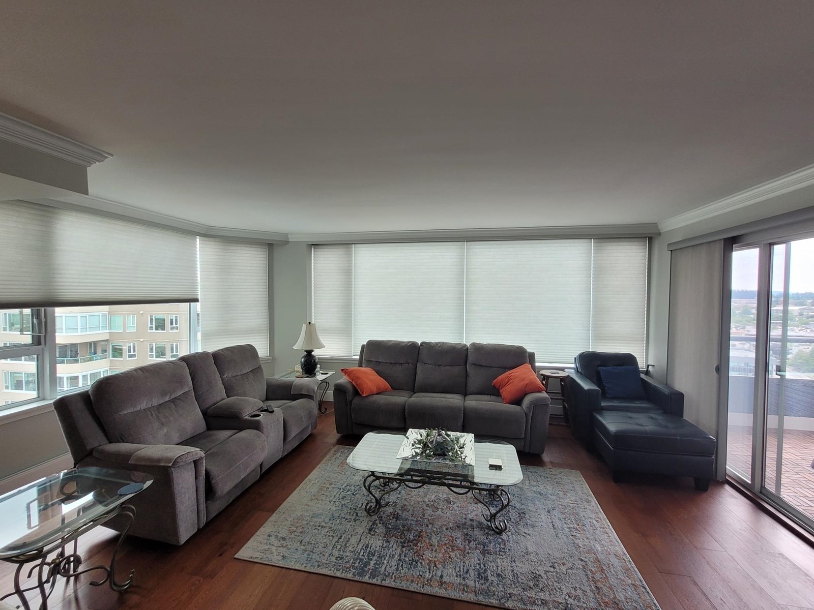 Property at 1505 3150 GLADWIN ROAD image 3
