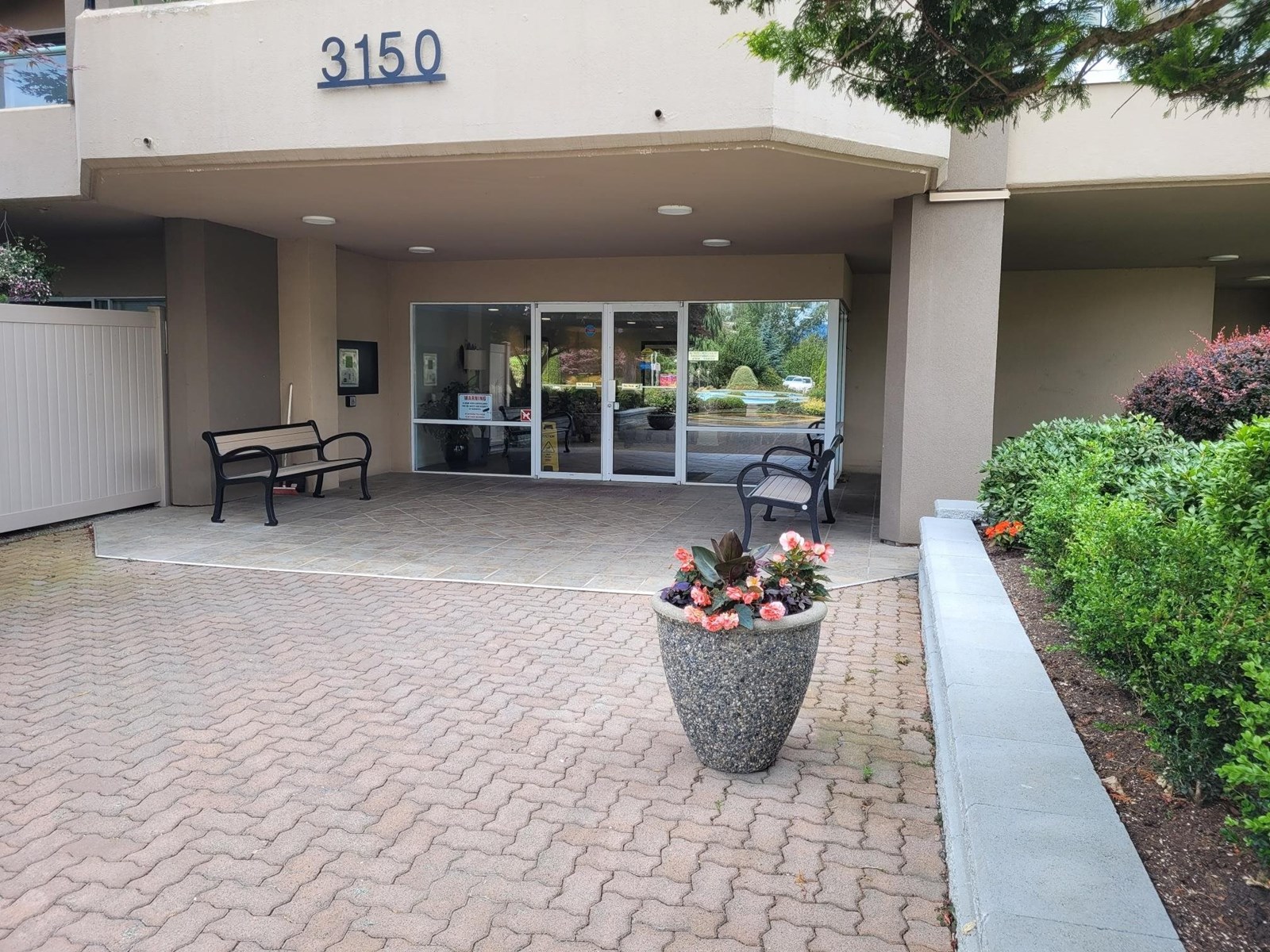Property at 1505 3150 GLADWIN ROAD image 1