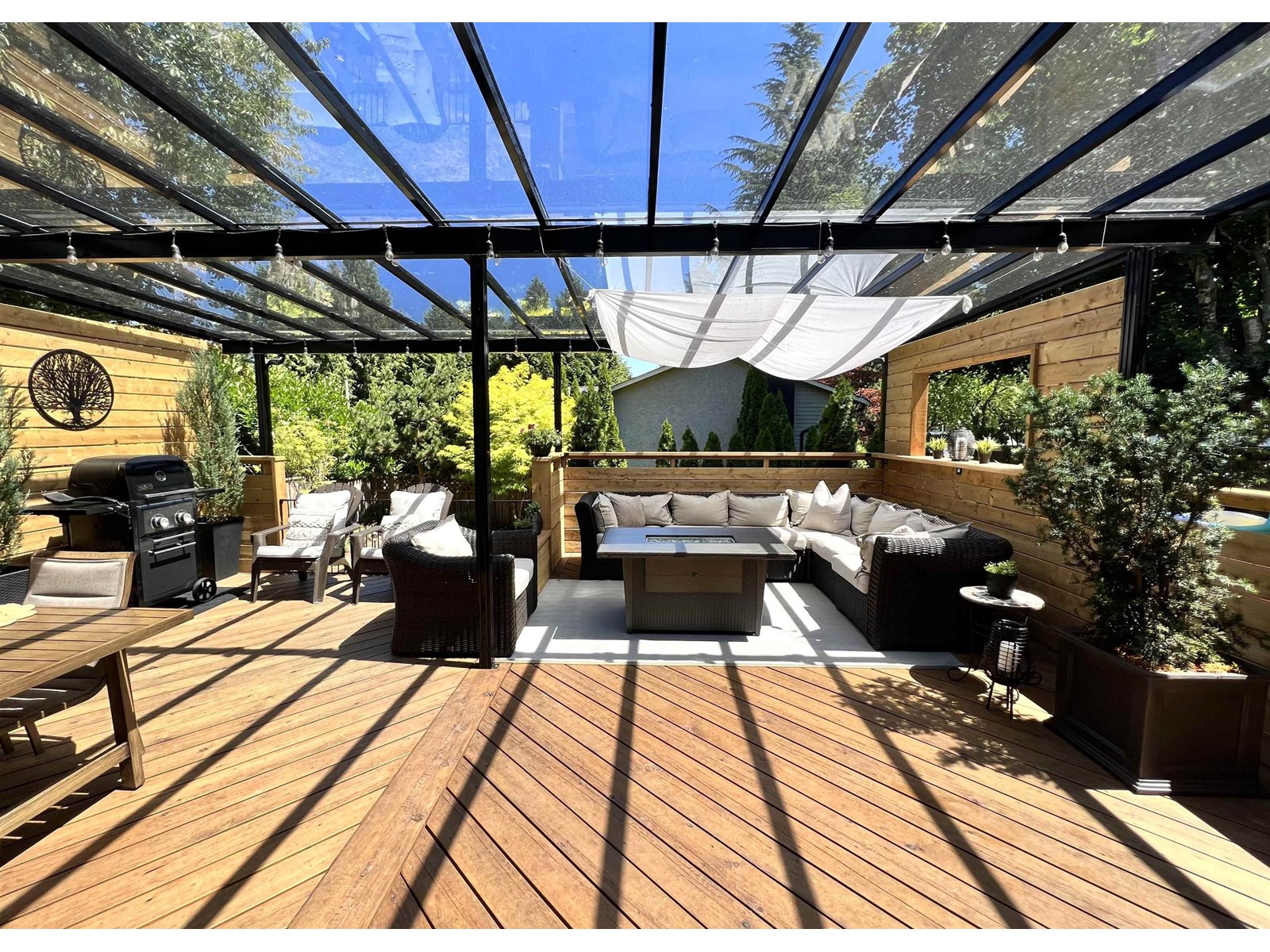 Property at 6228 172 STREET image 1