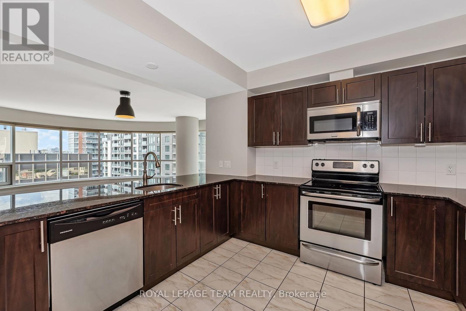 1404 - 234 Rideau Street, Ottawa, Ontario  K1N 0A9 - Photo 12 - X12253120