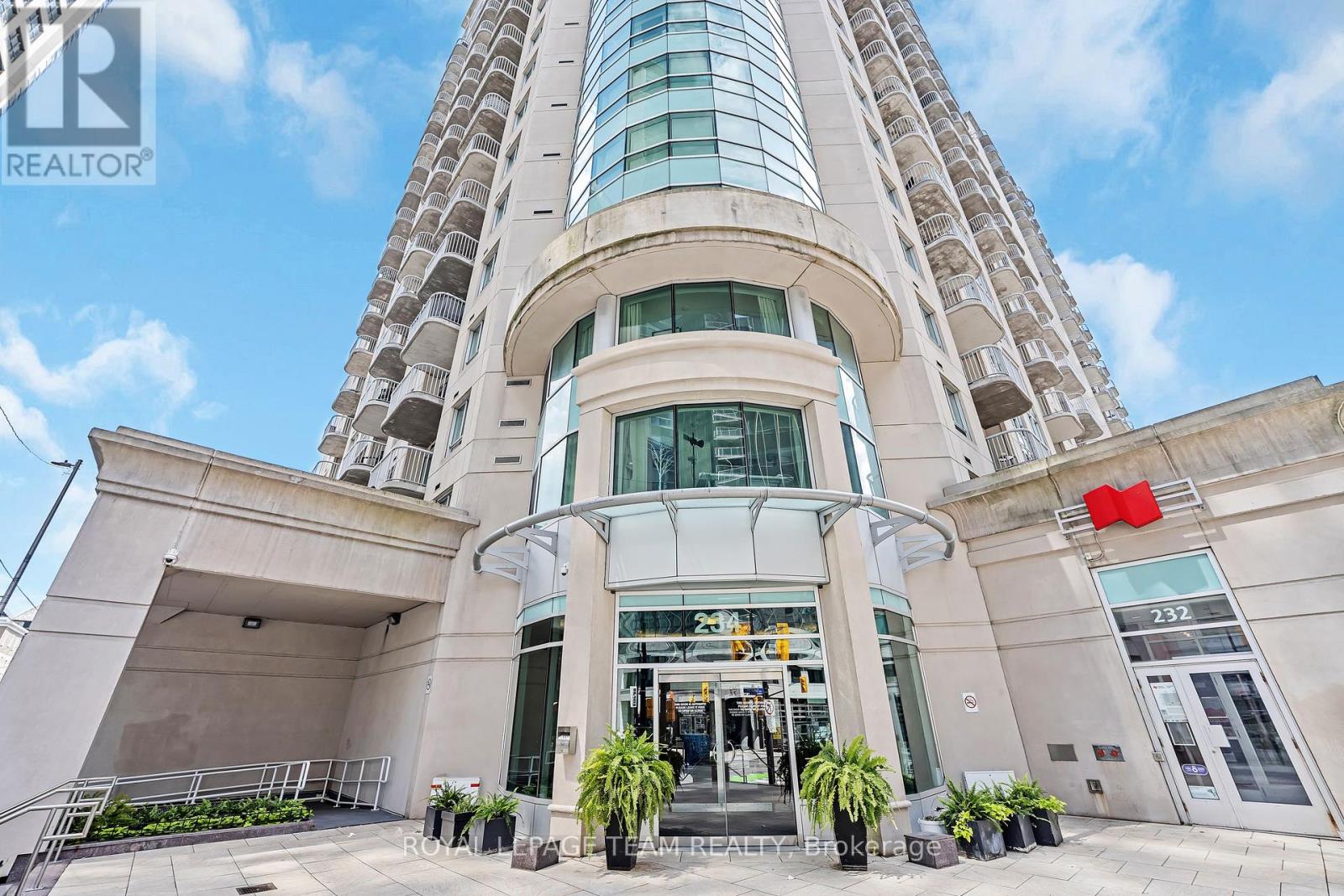 1404 - 234 Rideau Street, Ottawa, Ontario  K1N 0A9 - Photo 2 - X12253120