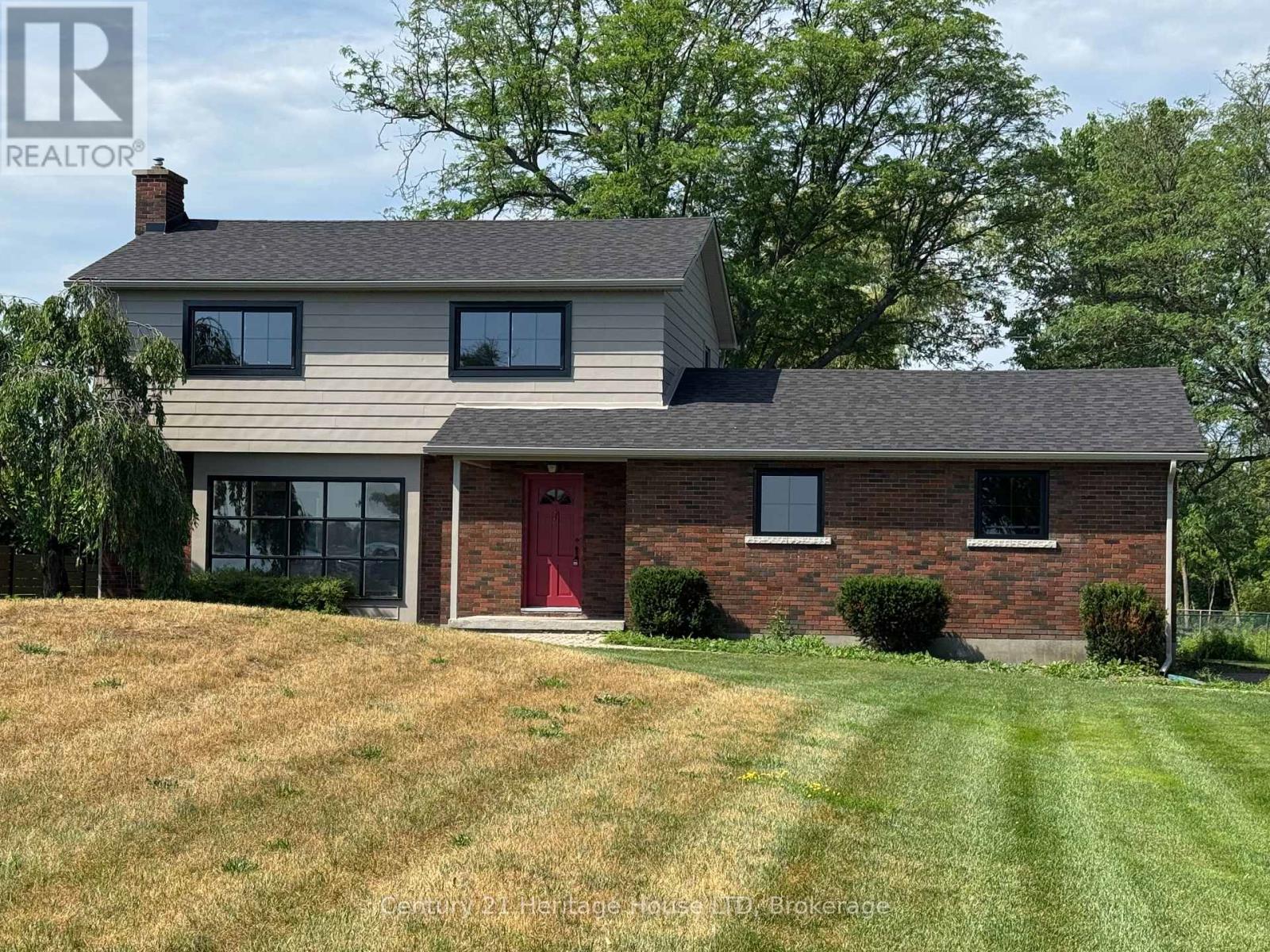 1249 Niagara Parkway, Fort Erie, Ontario  L2A 5M4 - Photo 1 - X12096858