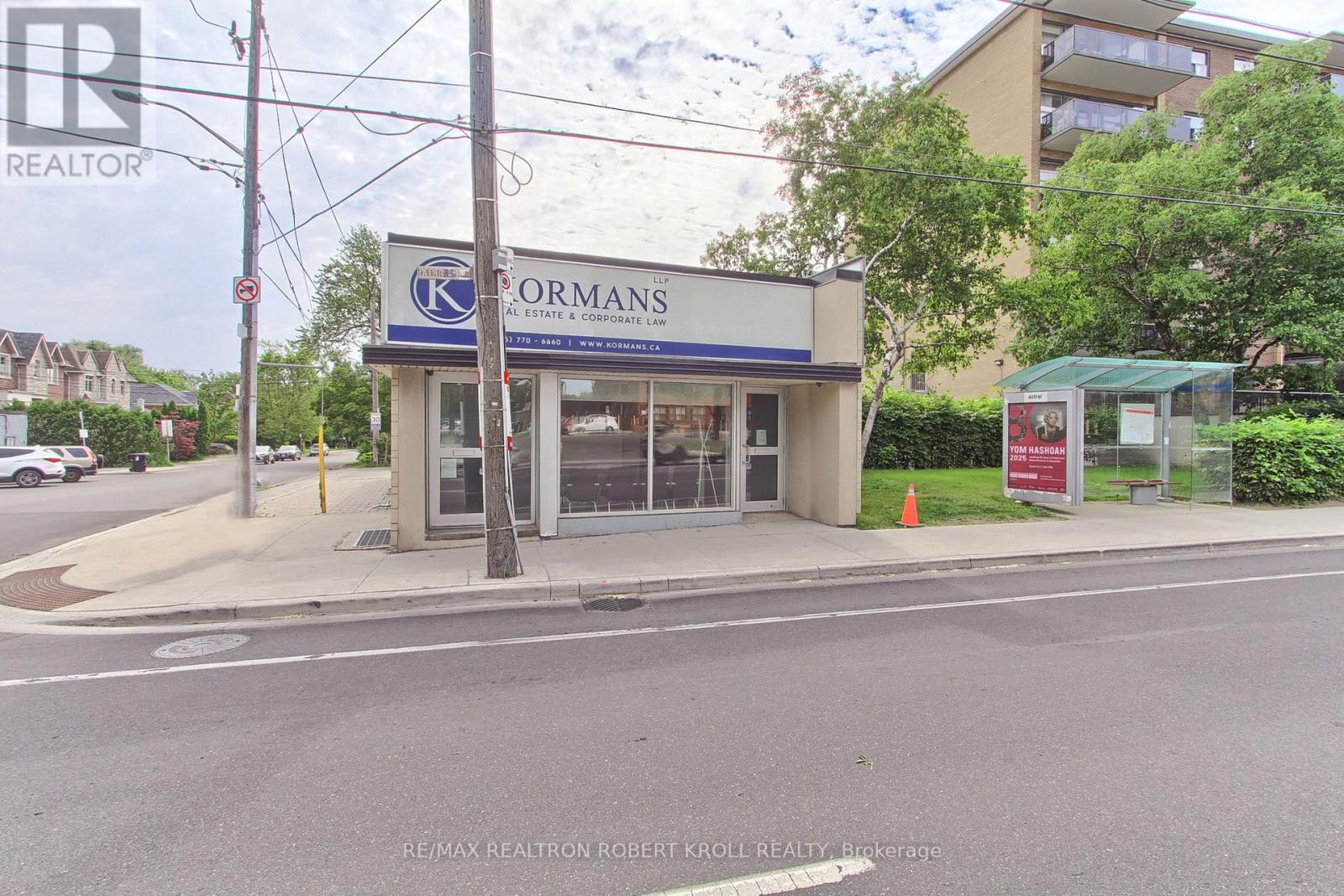 MAIN FLOOR - 3173 BATHURST STREET, Toronto, Ontario