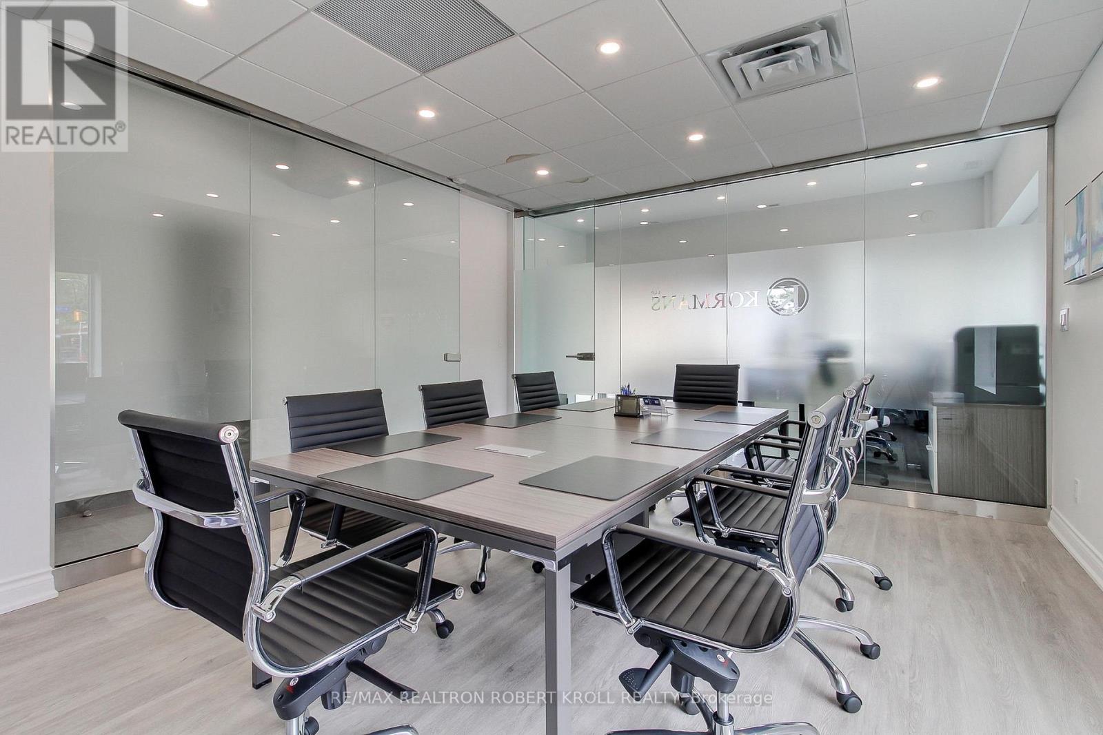 Main Floor - 3173 Bathurst Street, Toronto (Bedford Park-Nortown), Ontario  M6A 2B1 - Photo 12 - C12253127