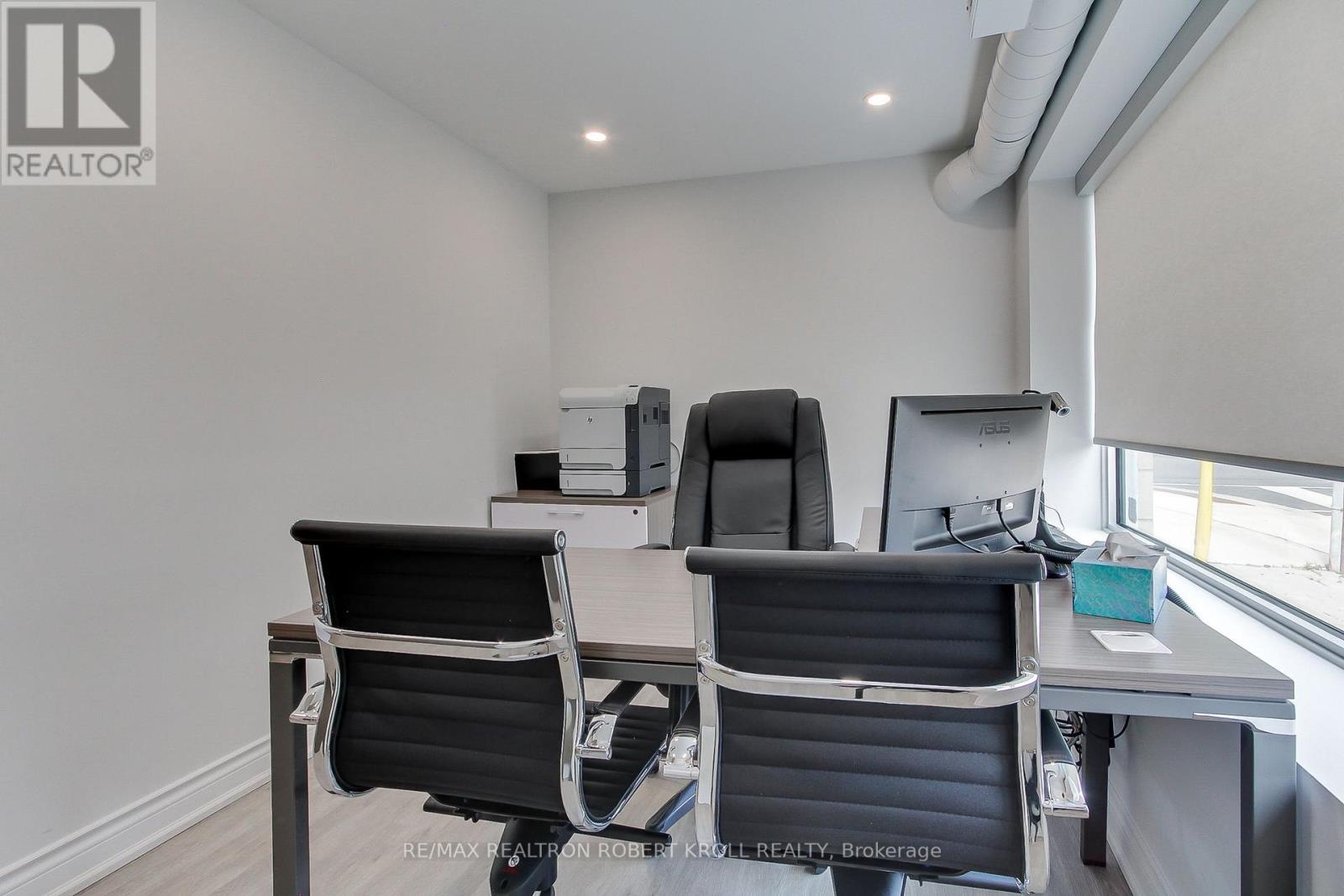 Main Floor - 3173 Bathurst Street, Toronto (Bedford Park-Nortown), Ontario  M6A 2B1 - Photo 26 - C12253127