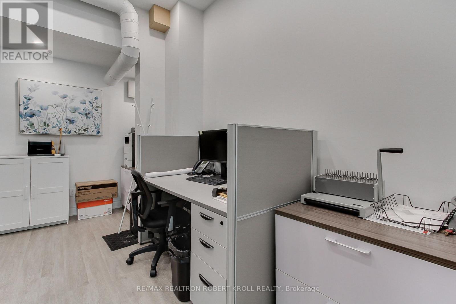 Main Floor - 3173 Bathurst Street, Toronto (Bedford Park-Nortown), Ontario  M6A 2B1 - Photo 31 - C12253127