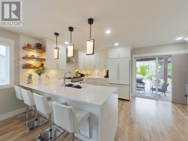 Property at 4102 BOWNESS AVE image 3