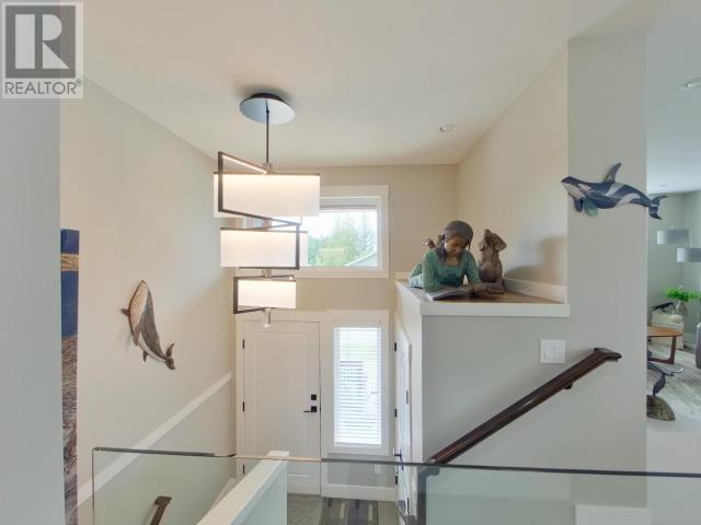 Property at 4102 BOWNESS AVE image 1