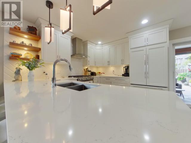 Property at 4102 BOWNESS AVE image 5