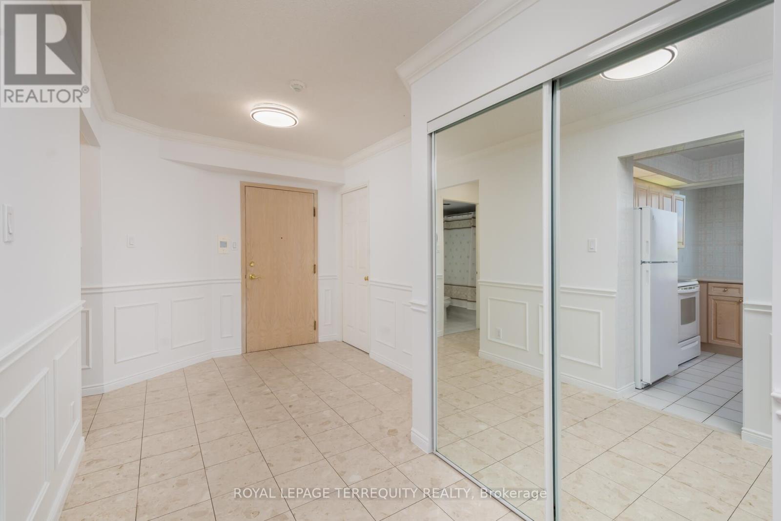 Property at 629 - 10 GUILDWOOD PARKWAY image 4