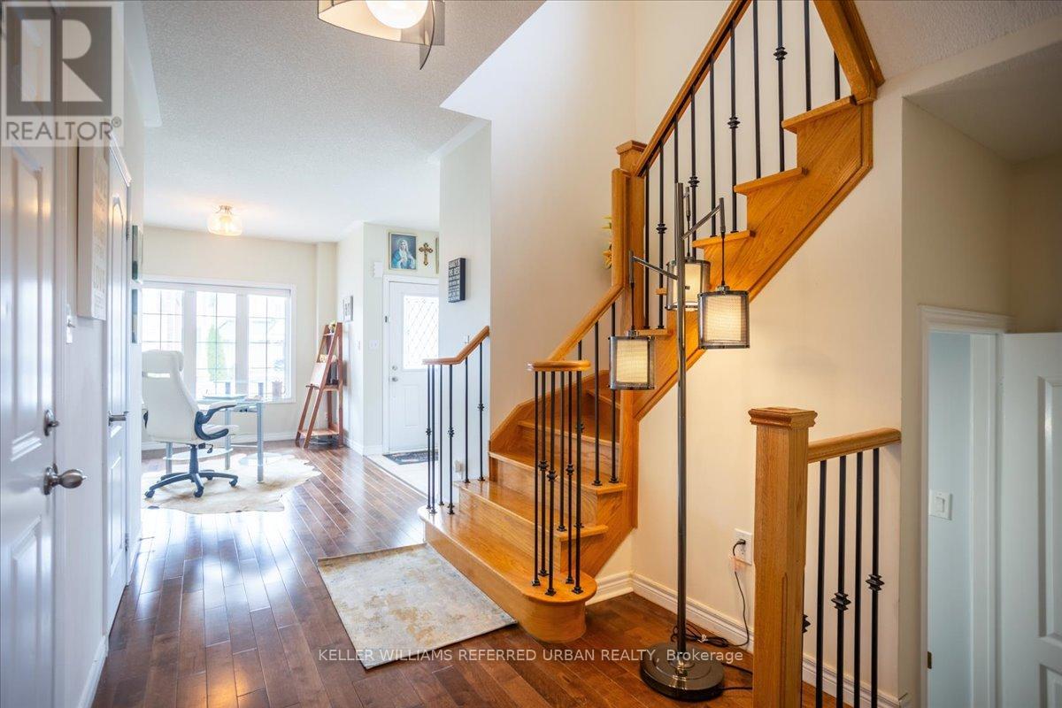 Property at 462 REEVES WAY BOULEVARD image 5