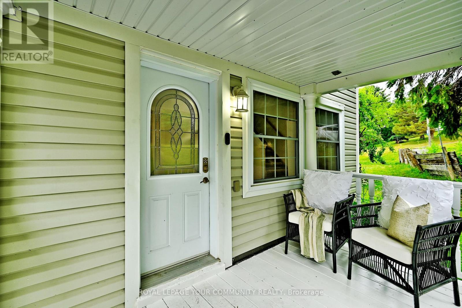 Property at 50 THE QUEENSWAY S image 3