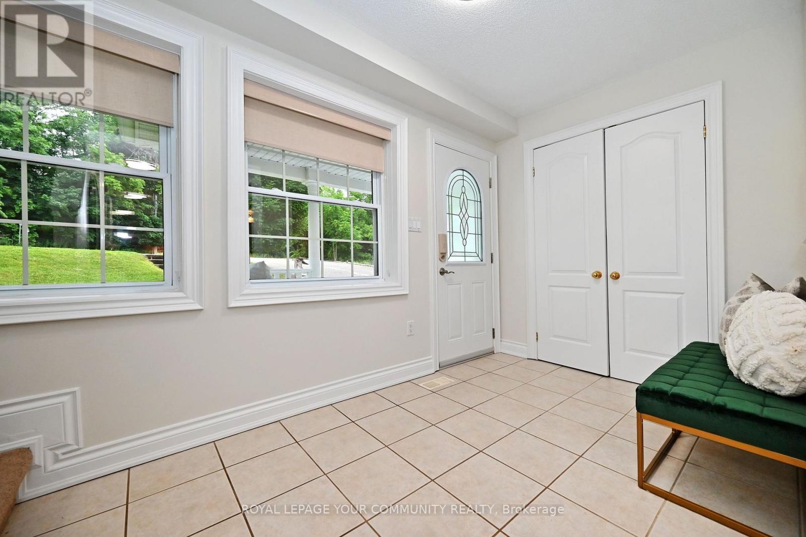 Property at 50 THE QUEENSWAY S image 5