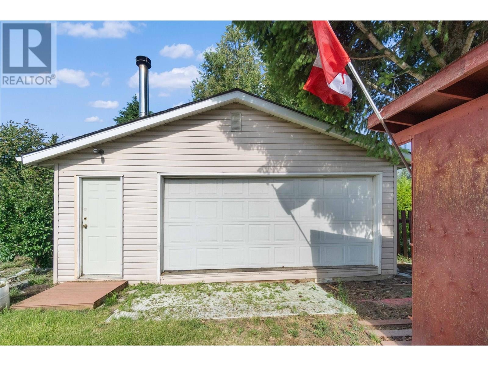 1208 Sherlock Road, Sicamous, British Columbia  V0E 2V1 - Photo 16 - 10353577