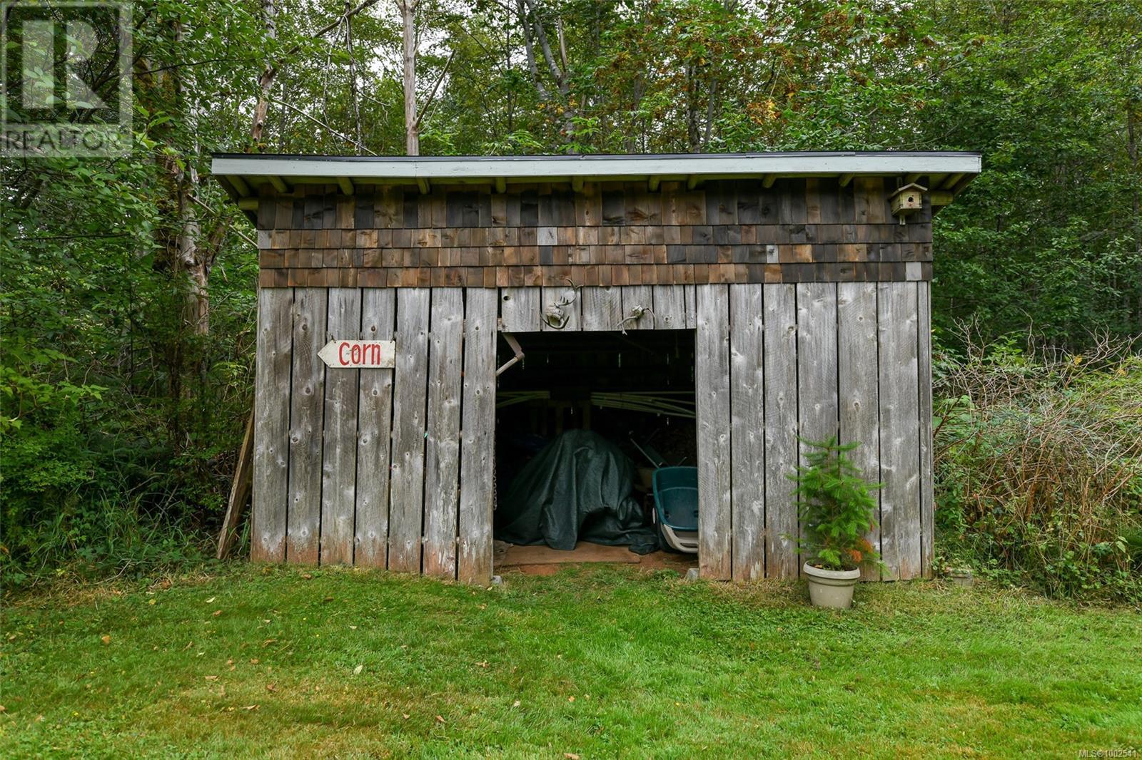 1994 Kelland Rd, Black Creek, British Columbia V9J 1G4 - Photo 55 - 1002541