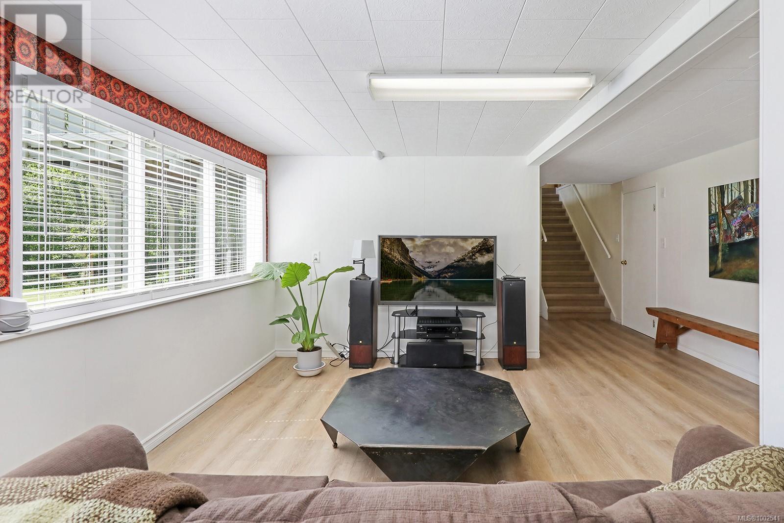 1994 Kelland Rd, Black Creek, British Columbia V9J 1G4 - Photo 15 - 1002541