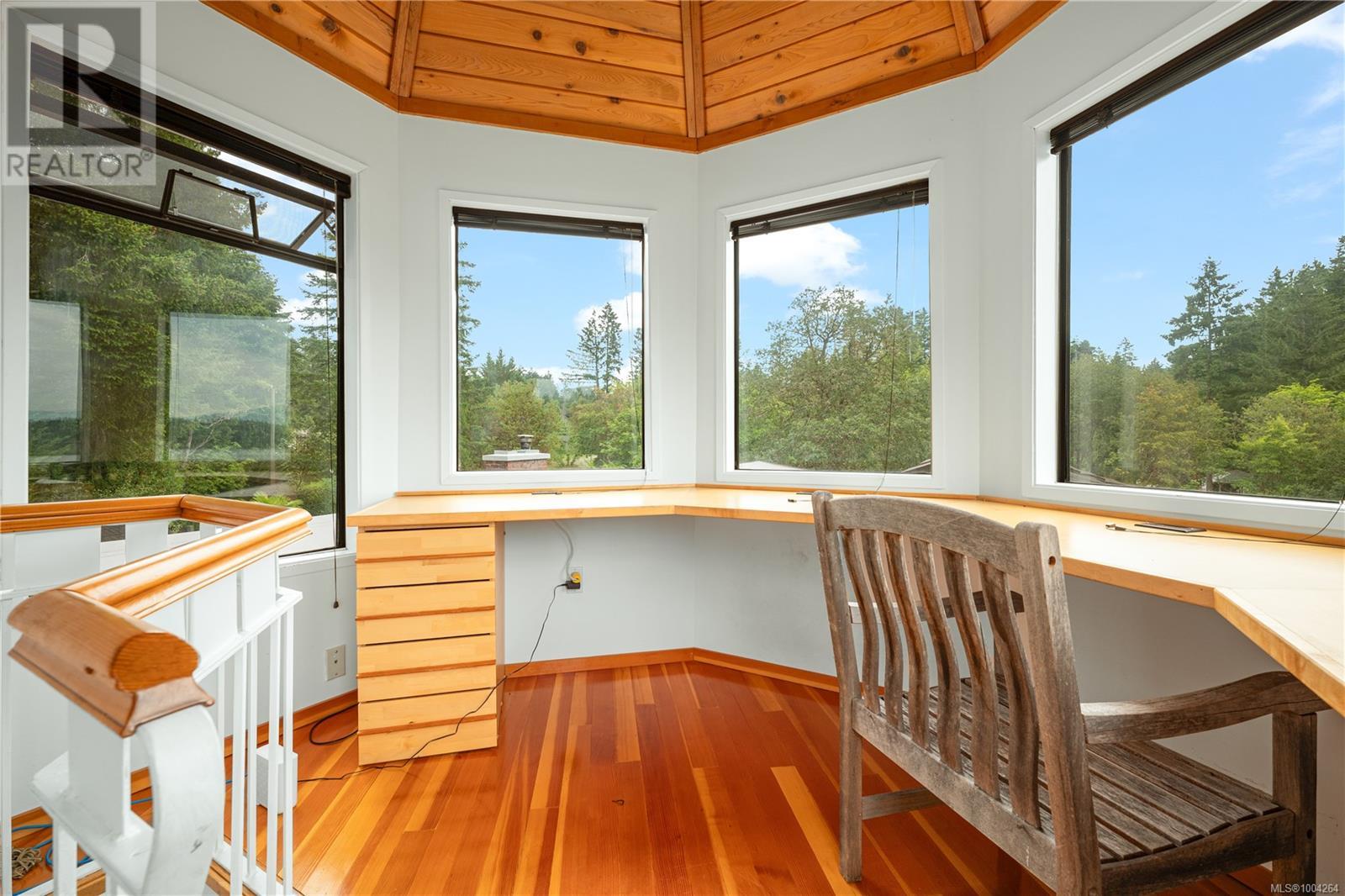 Property at 2439 Calais Rd image 4