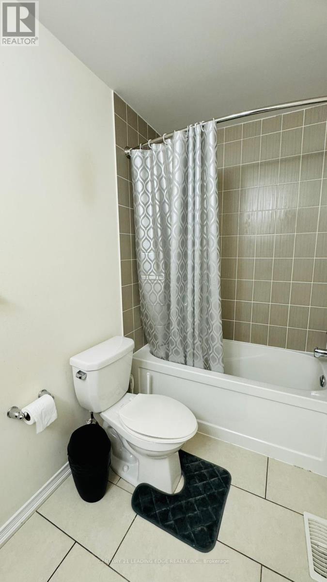 Room - 30 Golden Springs Drive, Brampton, Ontario  L7A 4N4 - Photo 5 - W12250298
