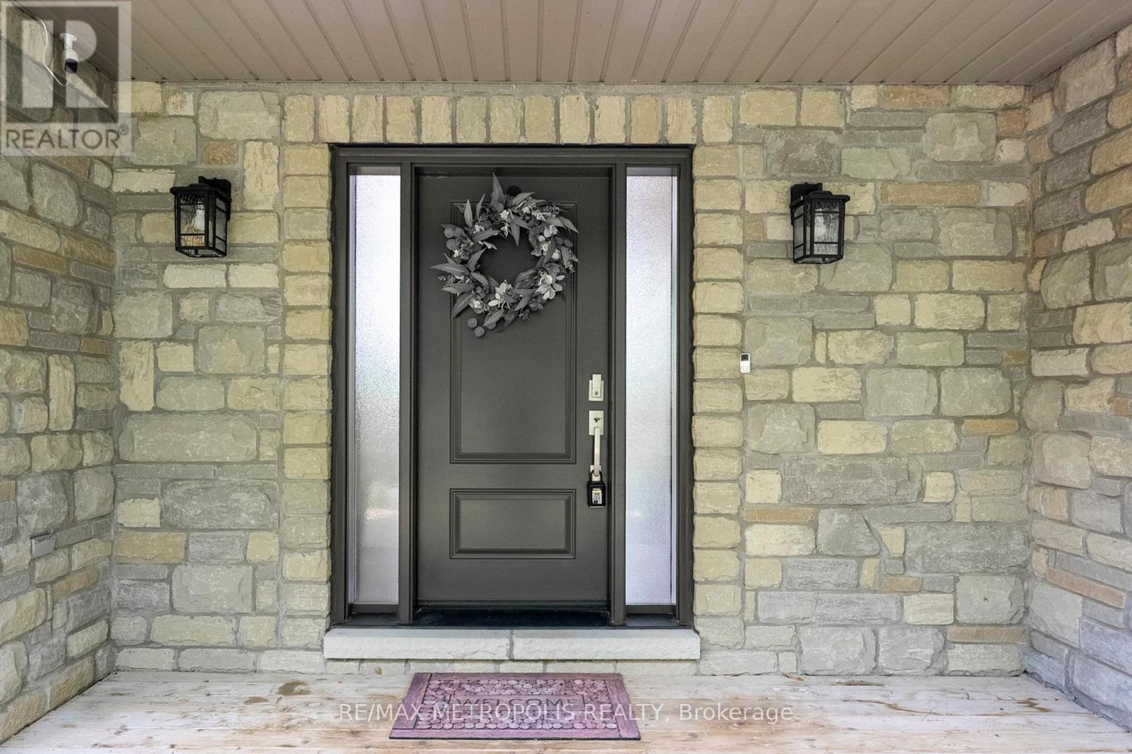 Property at 8 SUGAR MAPLE LANE image 5