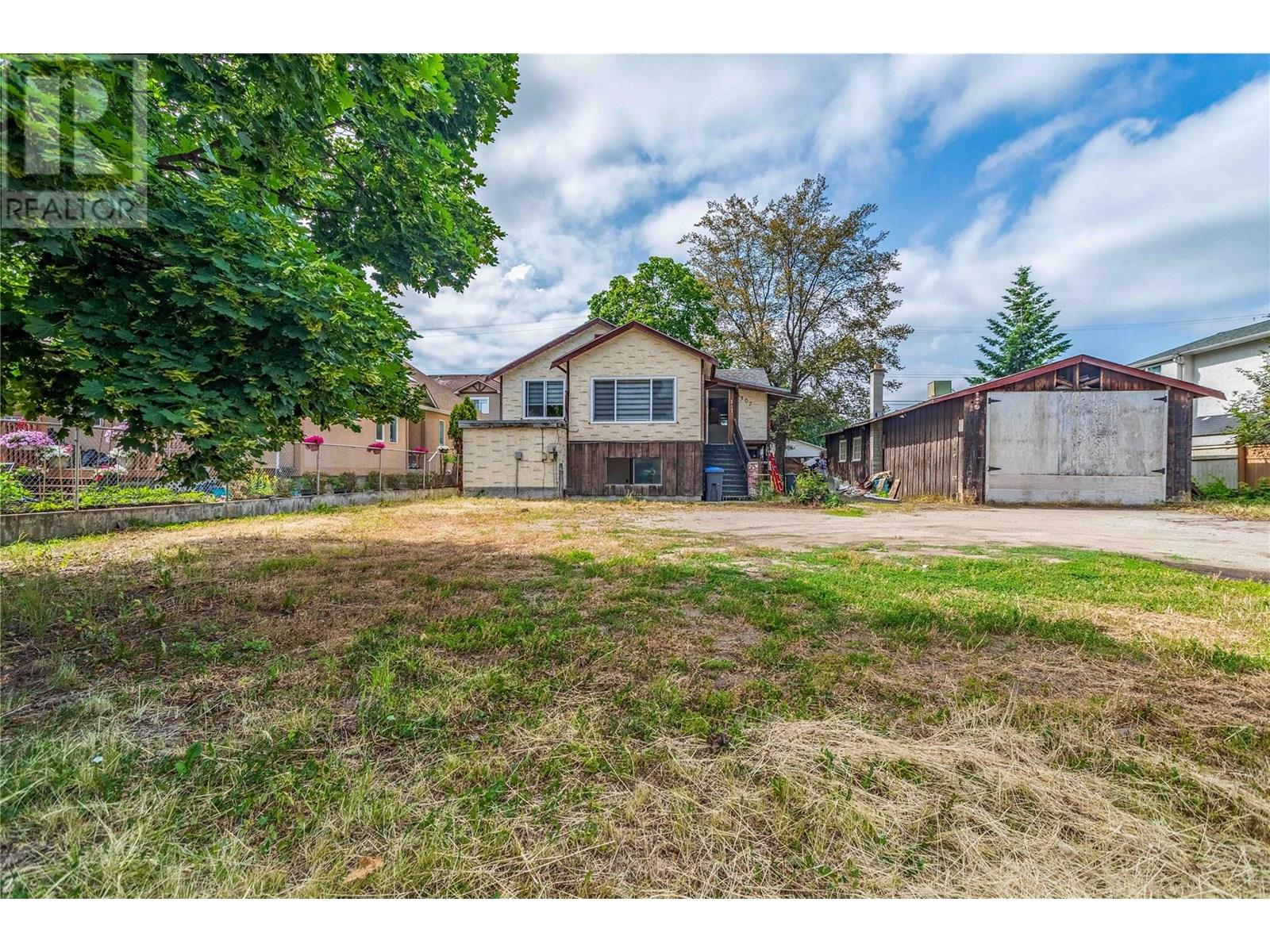 307 33 Highway E, Kelowna, British Columbia  V1X 2A4 - Photo 2 - 10353248