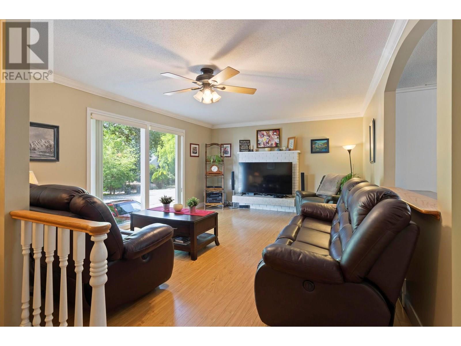 Property at 1224 Mountain Avenue image 2