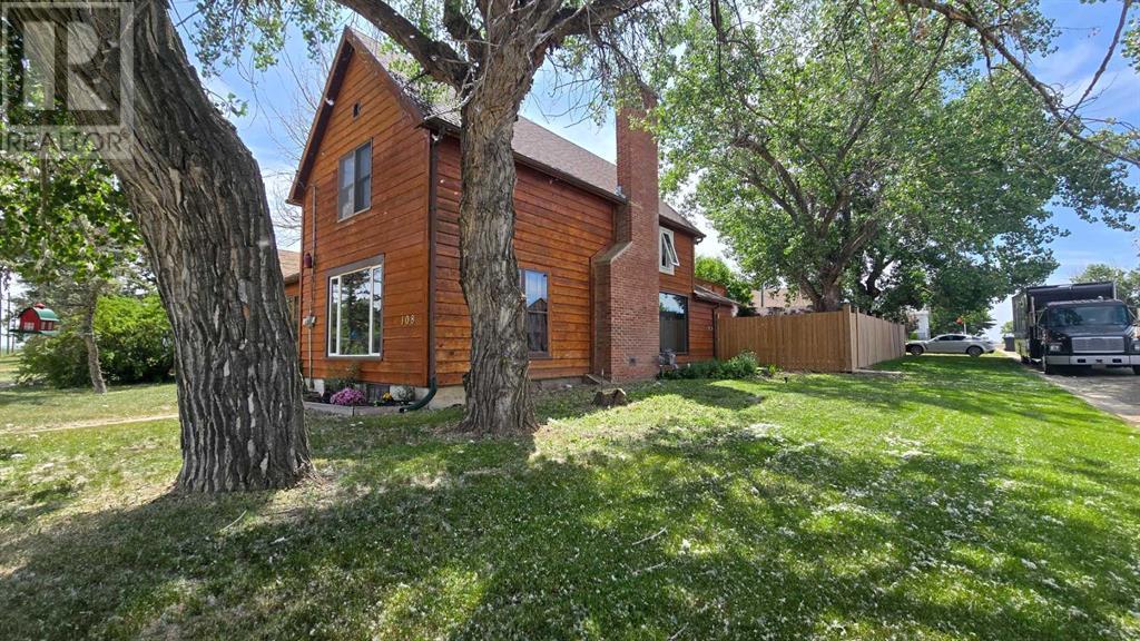 108 3 Street, Warner, Alberta  T0K 2L0 - Photo 3 - A2233841