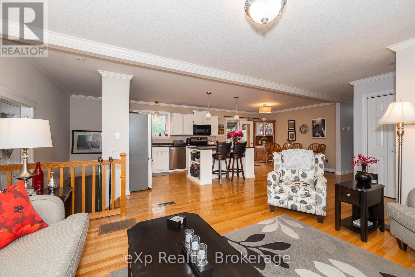 389 Park Street, Georgian Bluffs, Ontario  N4K 6V5 - Photo 7 - X12253253