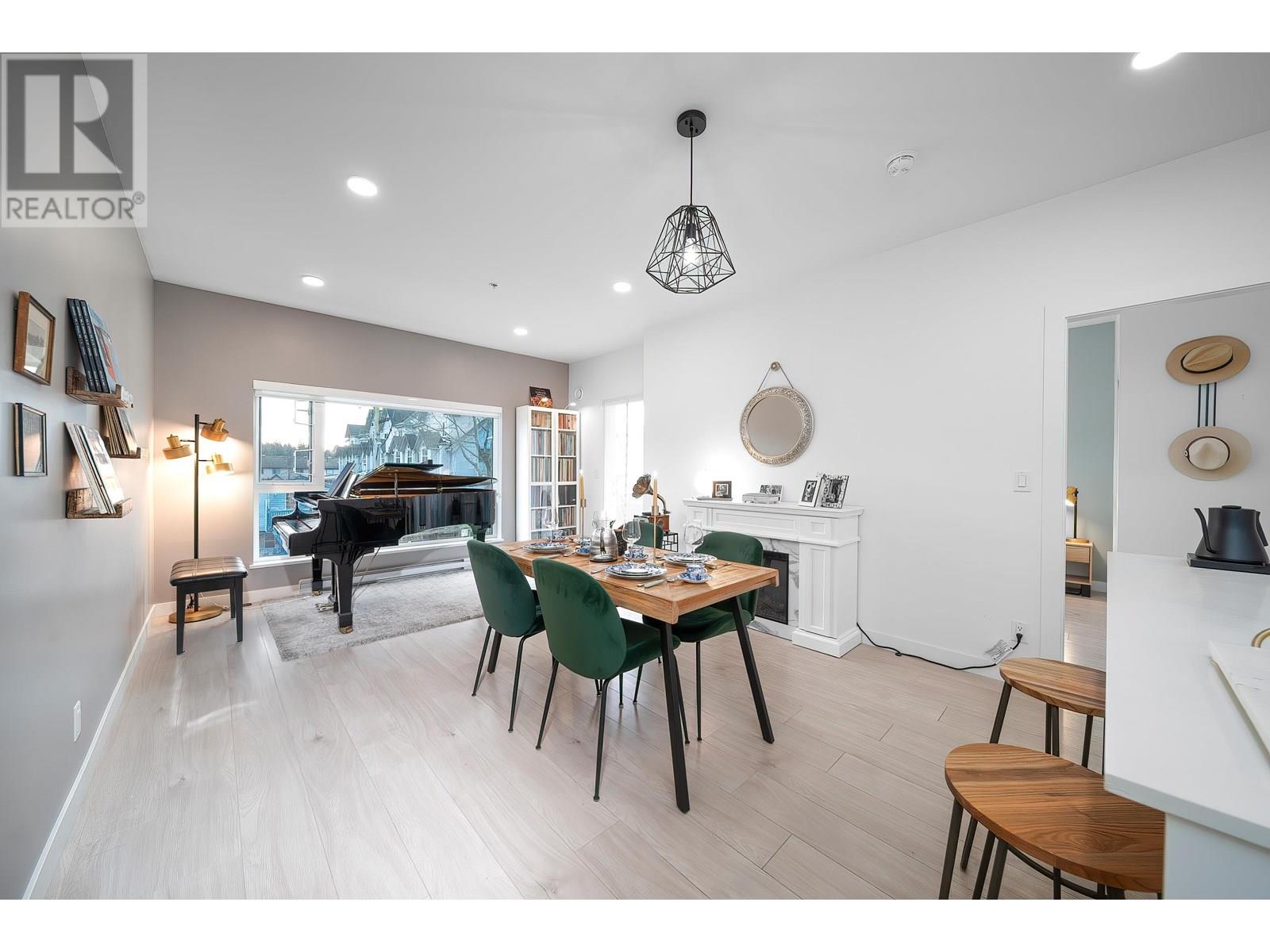 217 2345 RINDALL AVENUE, port coquitlam, British Columbia V3C0T1